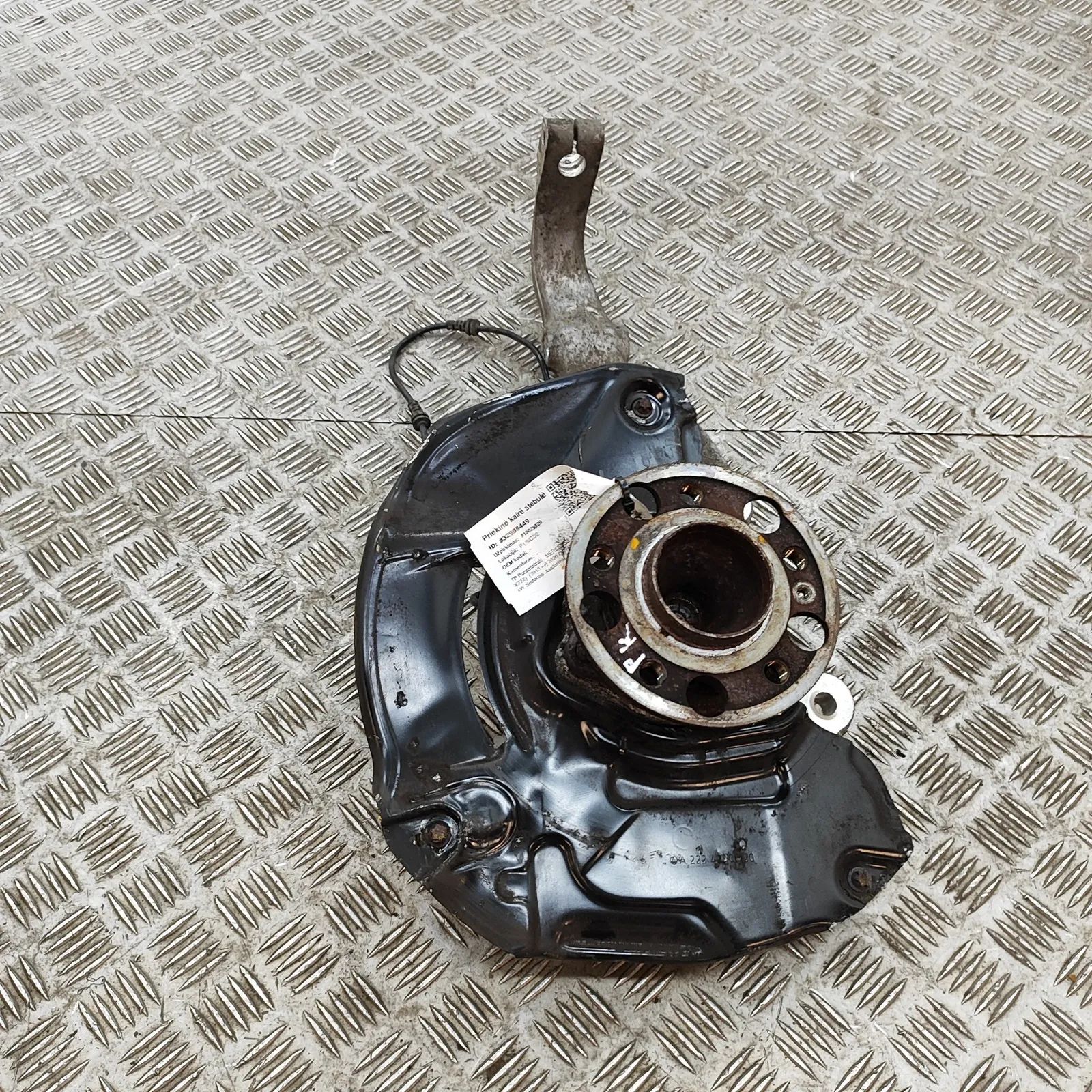 Mercedes-Benz A (W177) Front Left Wheel Hub Front Left Wheel Hub — MERCEDES BENZ S-CLASS (W...