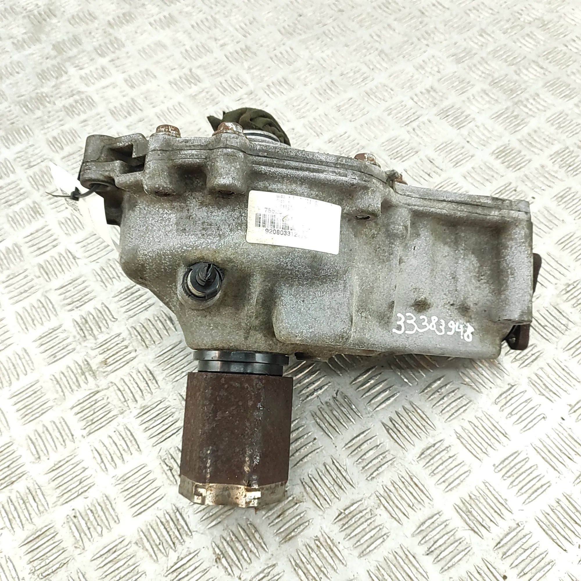BMW X5 (E70) front differential Front differential — BMW X5 (E70) (2006-2013) —...