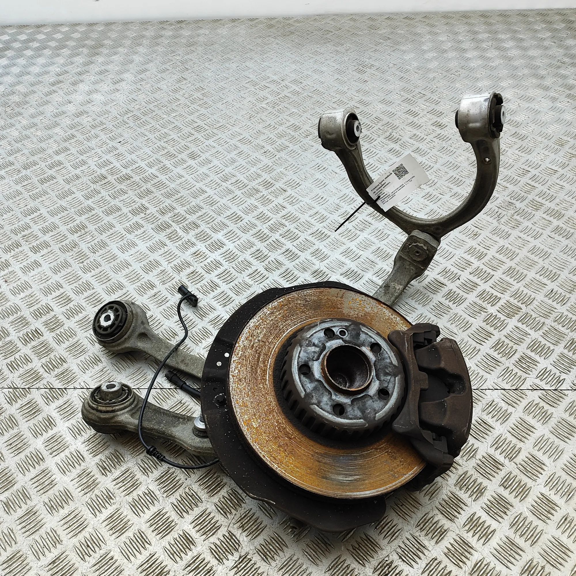 Mercedes-Benz A (W176) Front Left Wheel Hub Front Left Wheel Hub — MERCEDES BENZ C-CLASS (W...