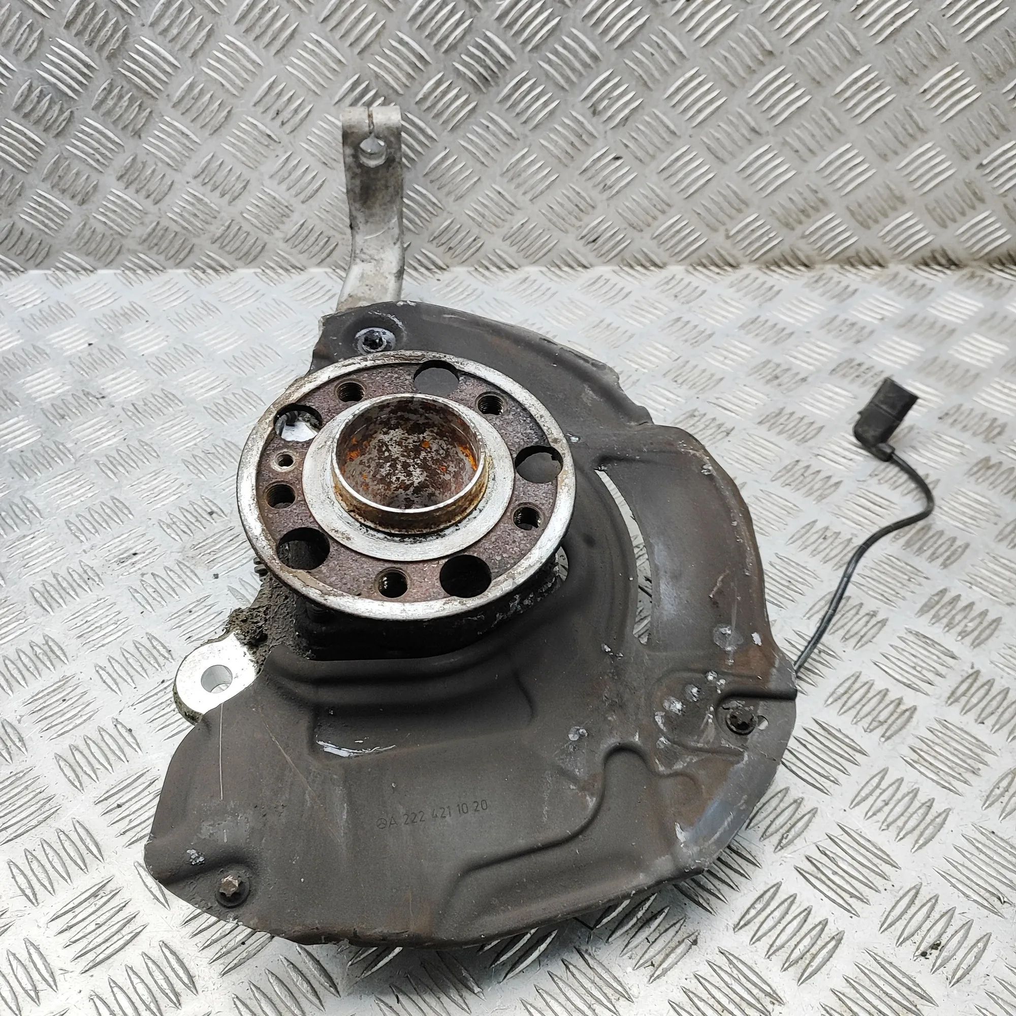 Mercedes-Benz A (W176) Front Left Wheel Hub Front Left Wheel Hub — MERCEDES BENZ S-CLASS (W...