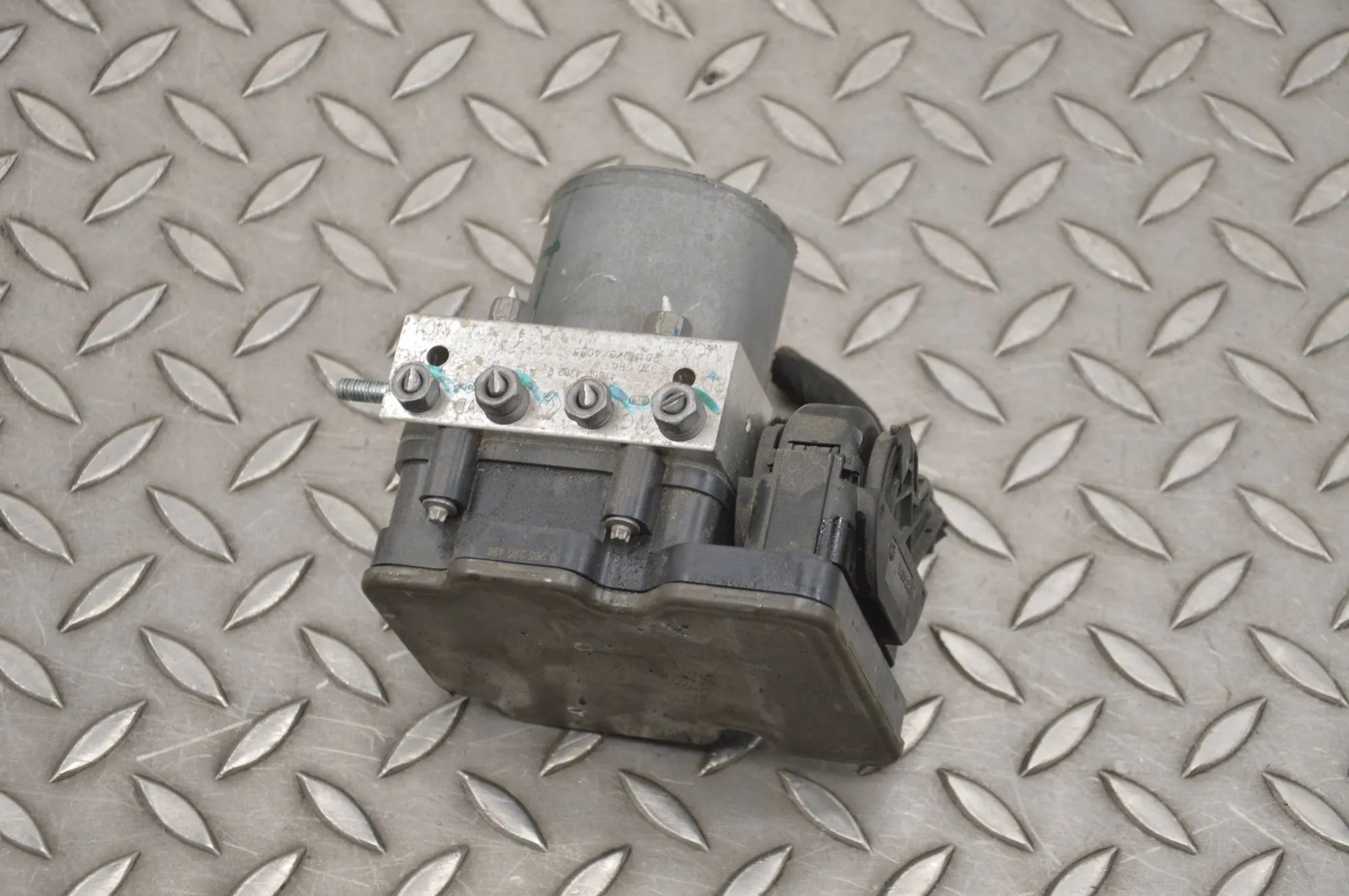 Nissan Juke ABS Hydraulipumppu ABS Pump — NISSAN JUKE (F16) (2019-PRESENT) — 4...