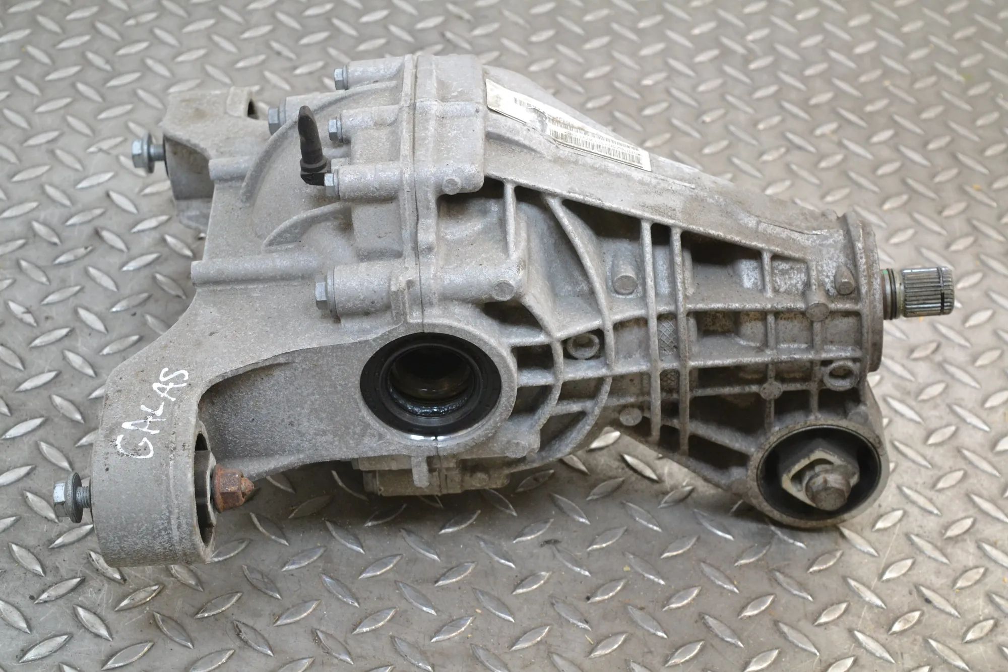 Volkswagen Touareg rear differential Rear differential — VW TOUAREG (7P) (2010-2018)...