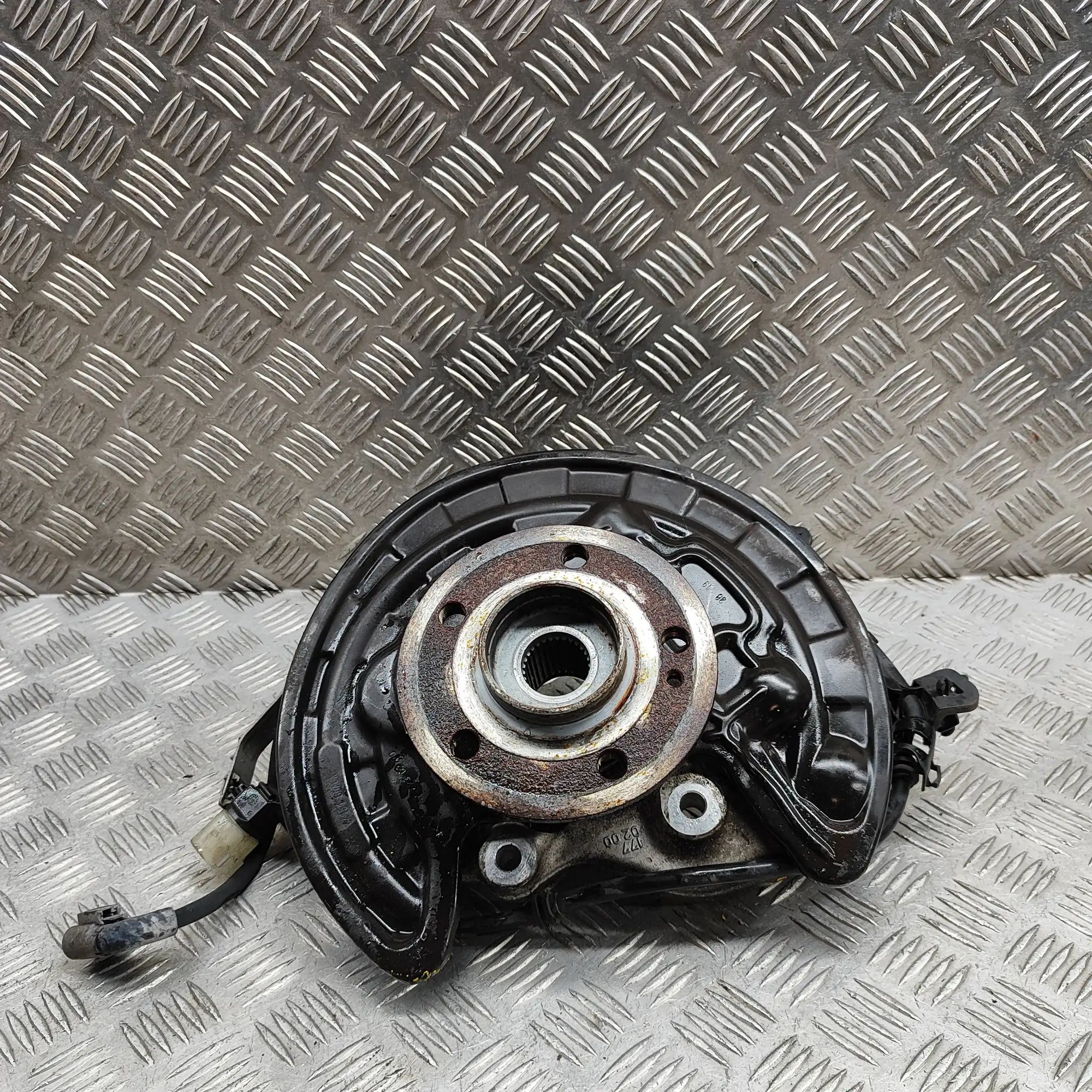 Mercedes-Benz A (W177) Rear Right Wheel Hub Rear Right Wheel Hub — MERCEDES BENZ A-CLASS (W...