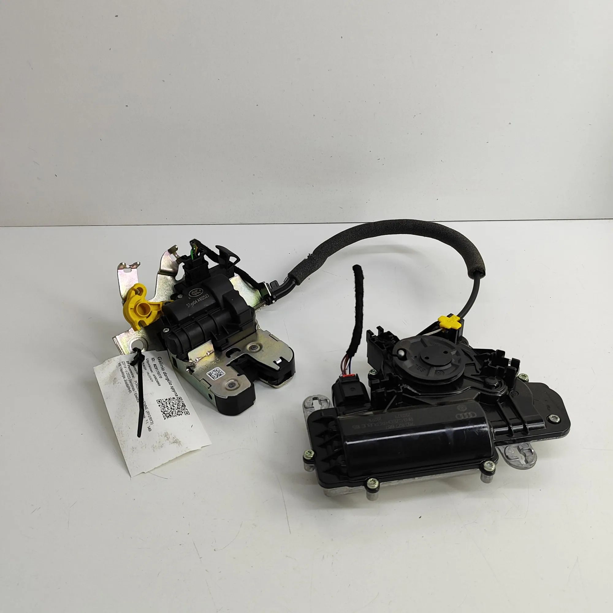 Porsche Cayenne Tailgate Boot Lock