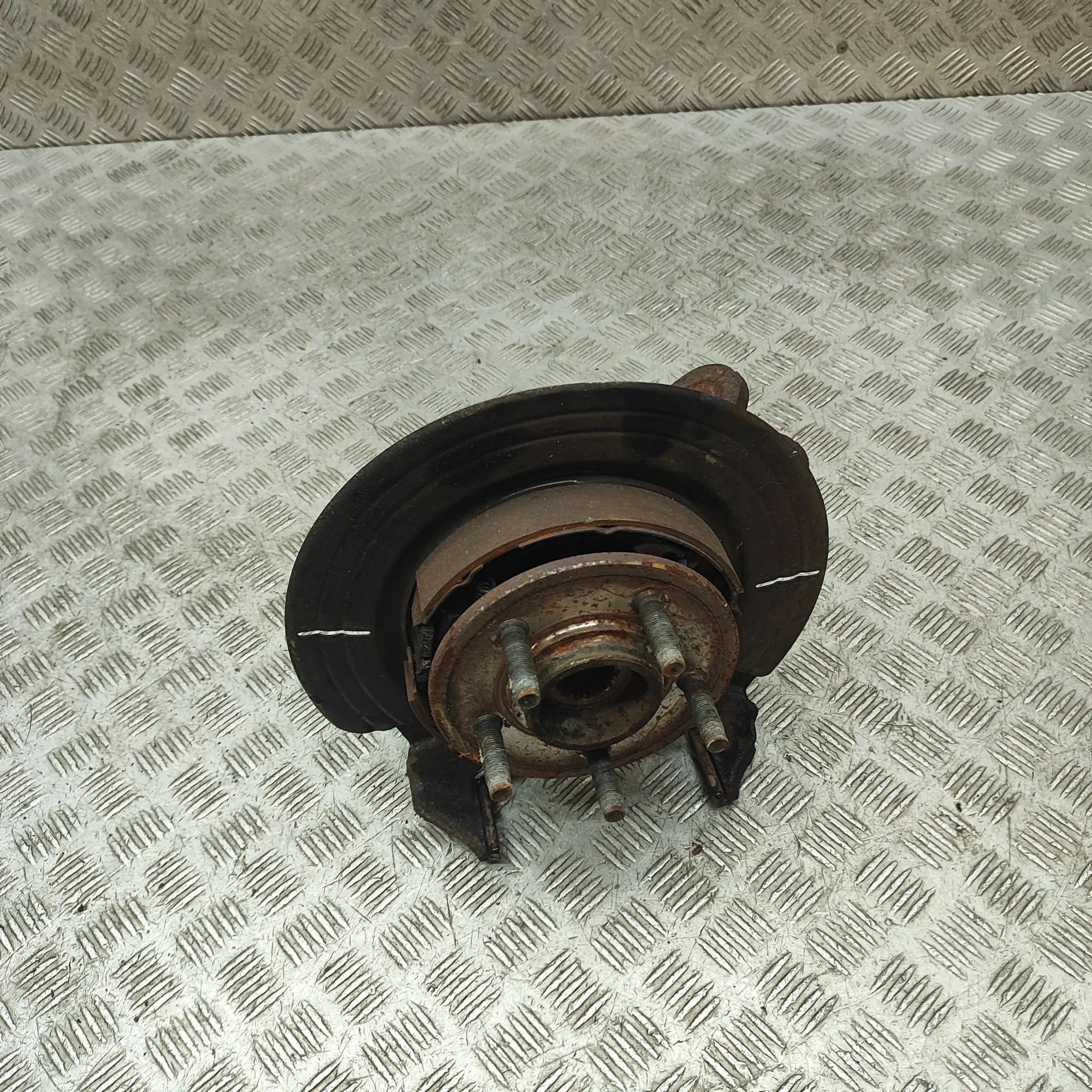 Rear Right Wheel Hub Brand/Model: FORD USA EXPLORER
Year: 2001
Engin...