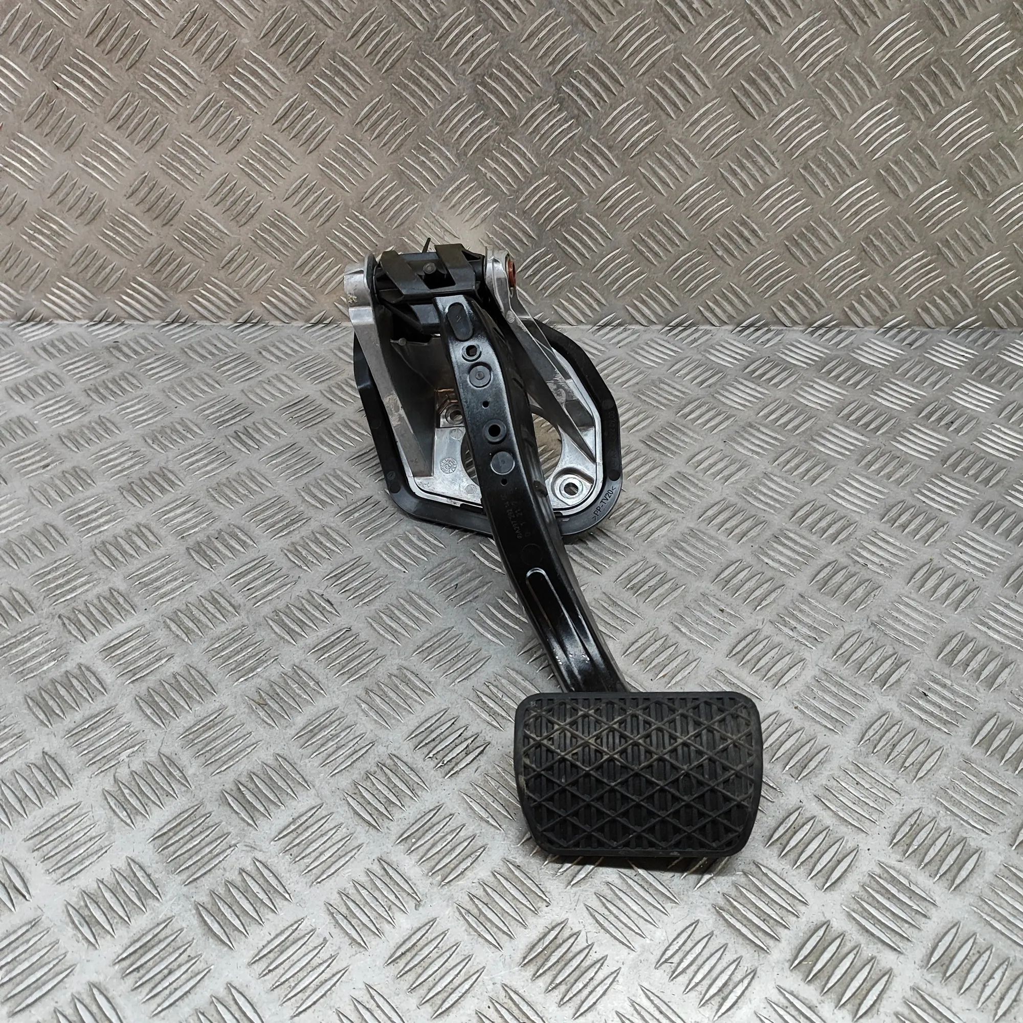 Mercedes-Benz EQS (V297 / X296) Brake pedal Brake Pedal — MERCEDES BENZ EQS (V297) (2021-PR...