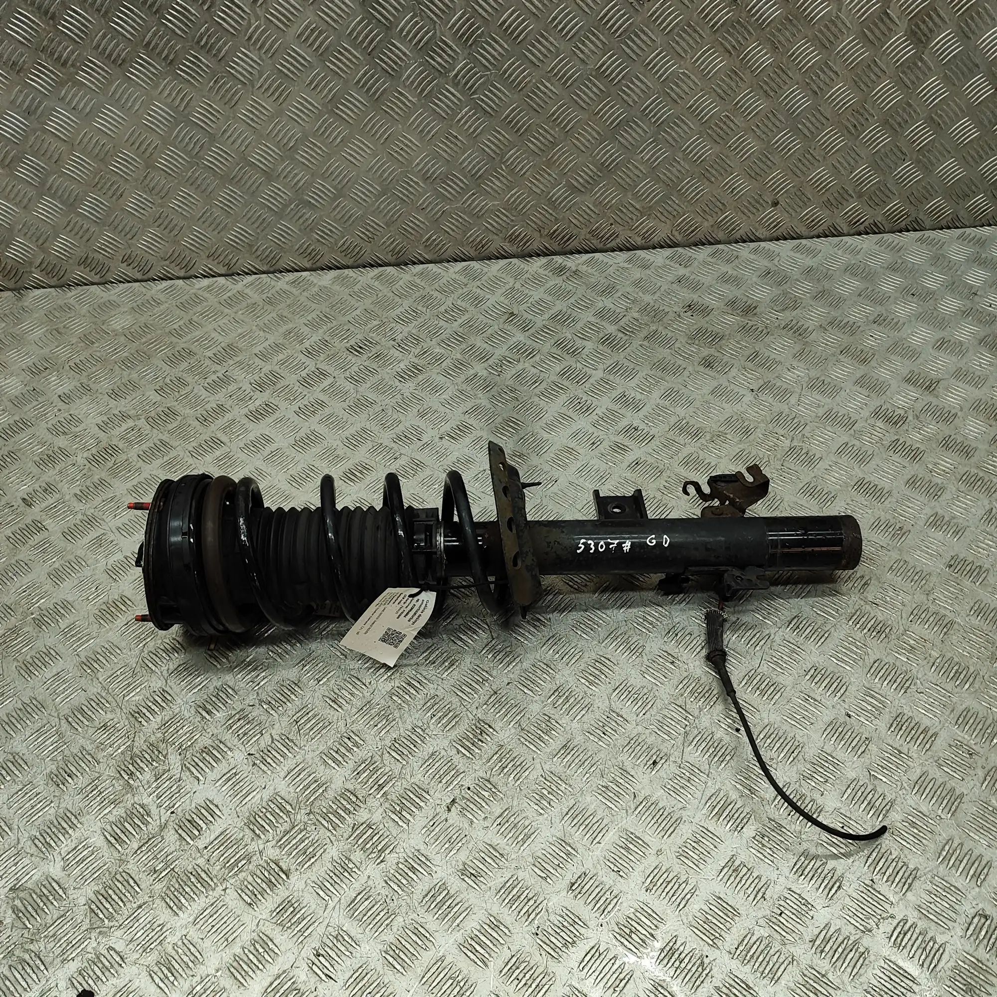 Land Rover Range Rover Evoque Shock absorber — rear right Shock absorber — rear right — LAND ROVER RANGE ...