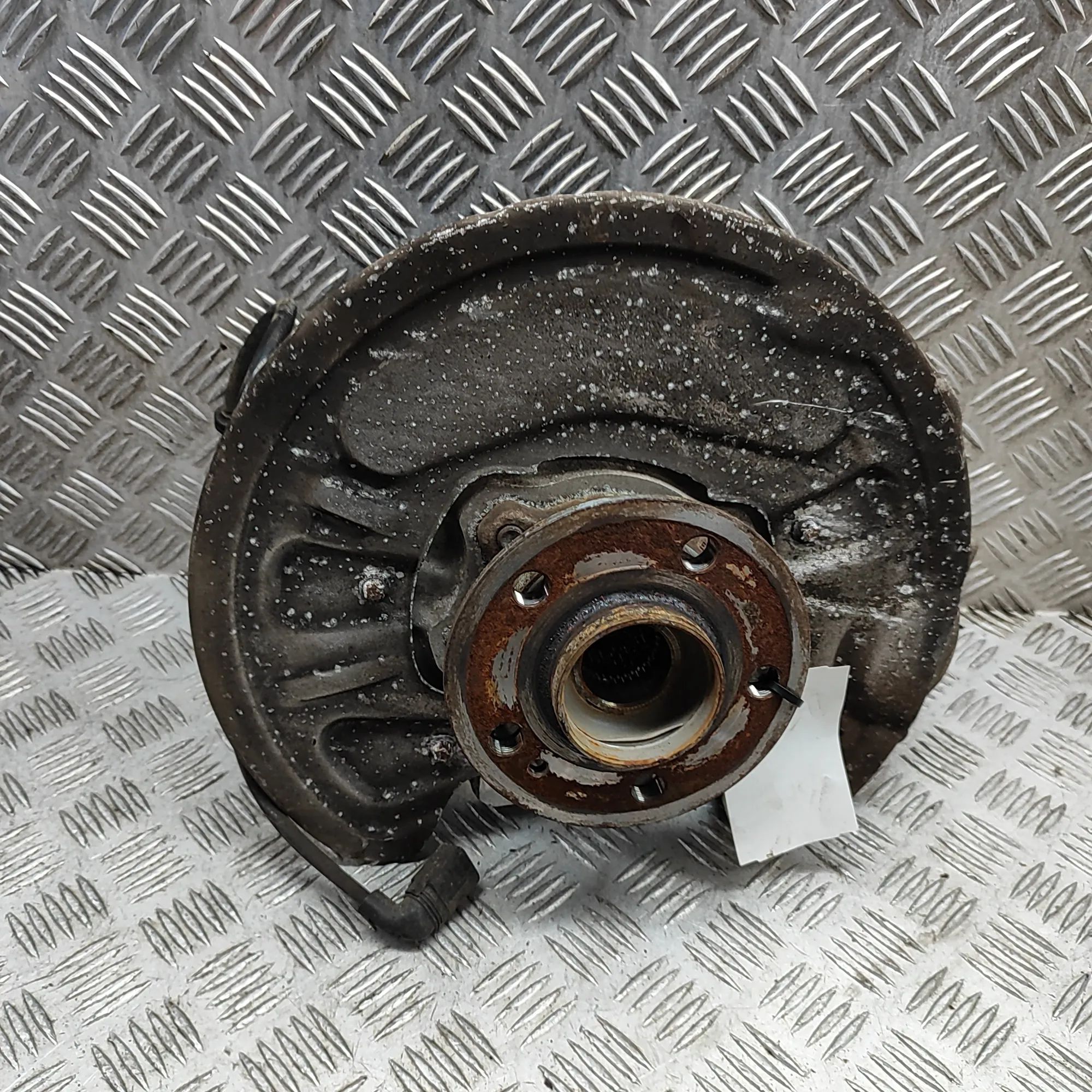 Mercedes-Benz GLE (W167) Rear Left Wheel Hub Spindle Rear Left Wheel Hub Spindle — MERCEDES BENZ GLE...