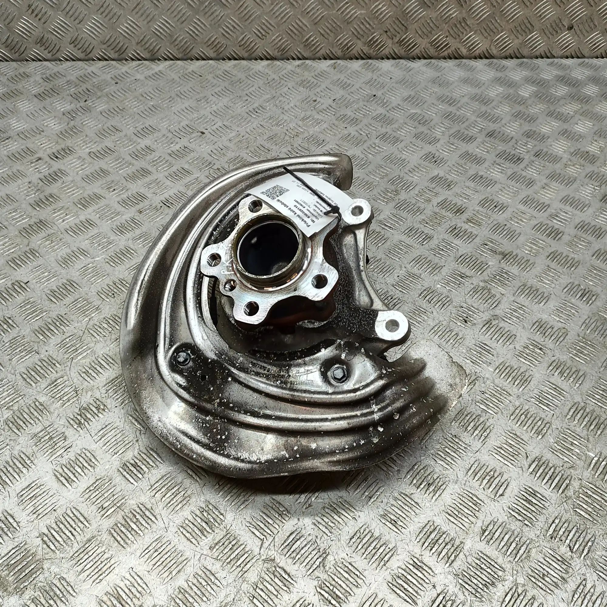 BMW 3 (G20 / G21) Front Left Wheel Hub Front Left Wheel Hub — BMW 3 SERIES (G20, G21) ...