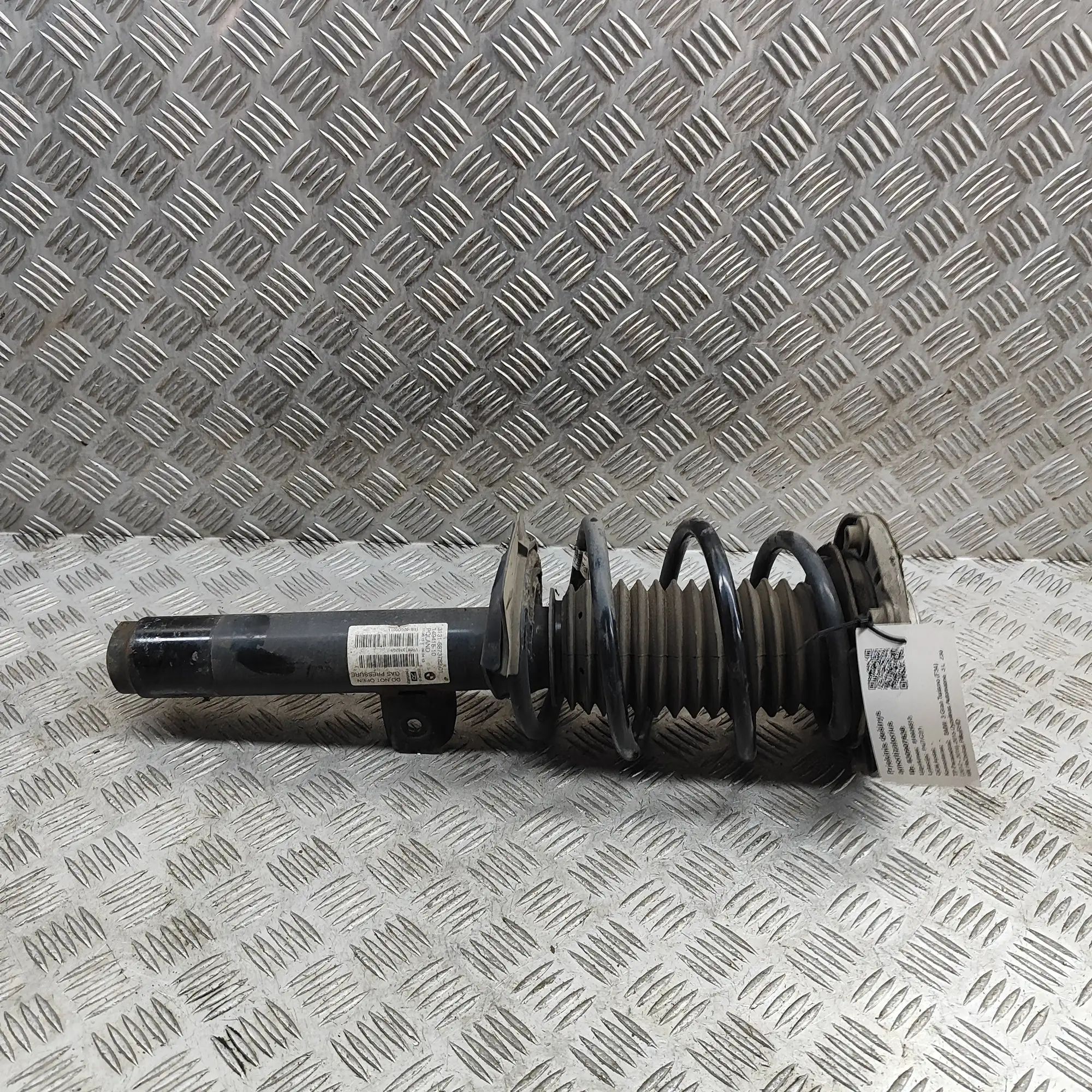 BMW 3 (F30 / F31) Shock absorber — front right Shock absorber — front right — BMW 3 SERIES (F3...