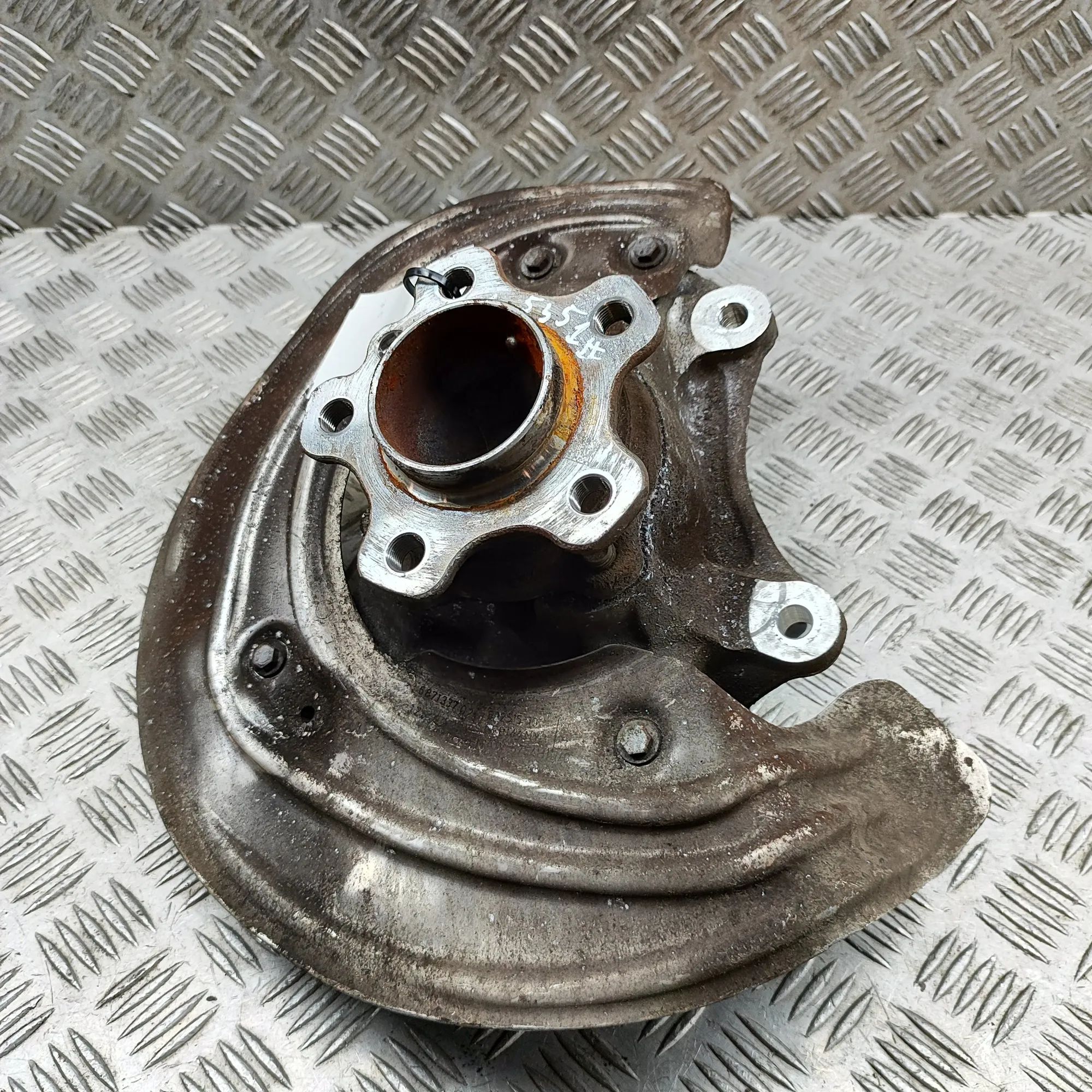BMW 3 (G20 / G21) Front Left Wheel Hub Front Left Wheel Hub — BMW 3 SERIES (G20, G21) ...