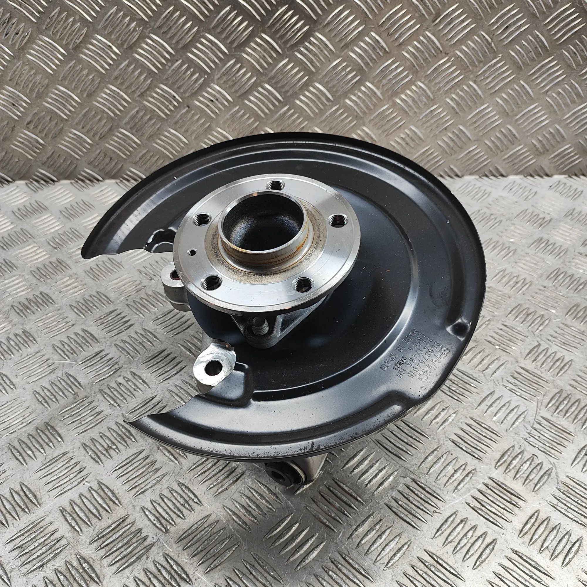 Volvo XC40 / EX40 Rear Right Wheel Hub Rear Right Wheel Hub — VOLVO XC40 (2018-2024) —...