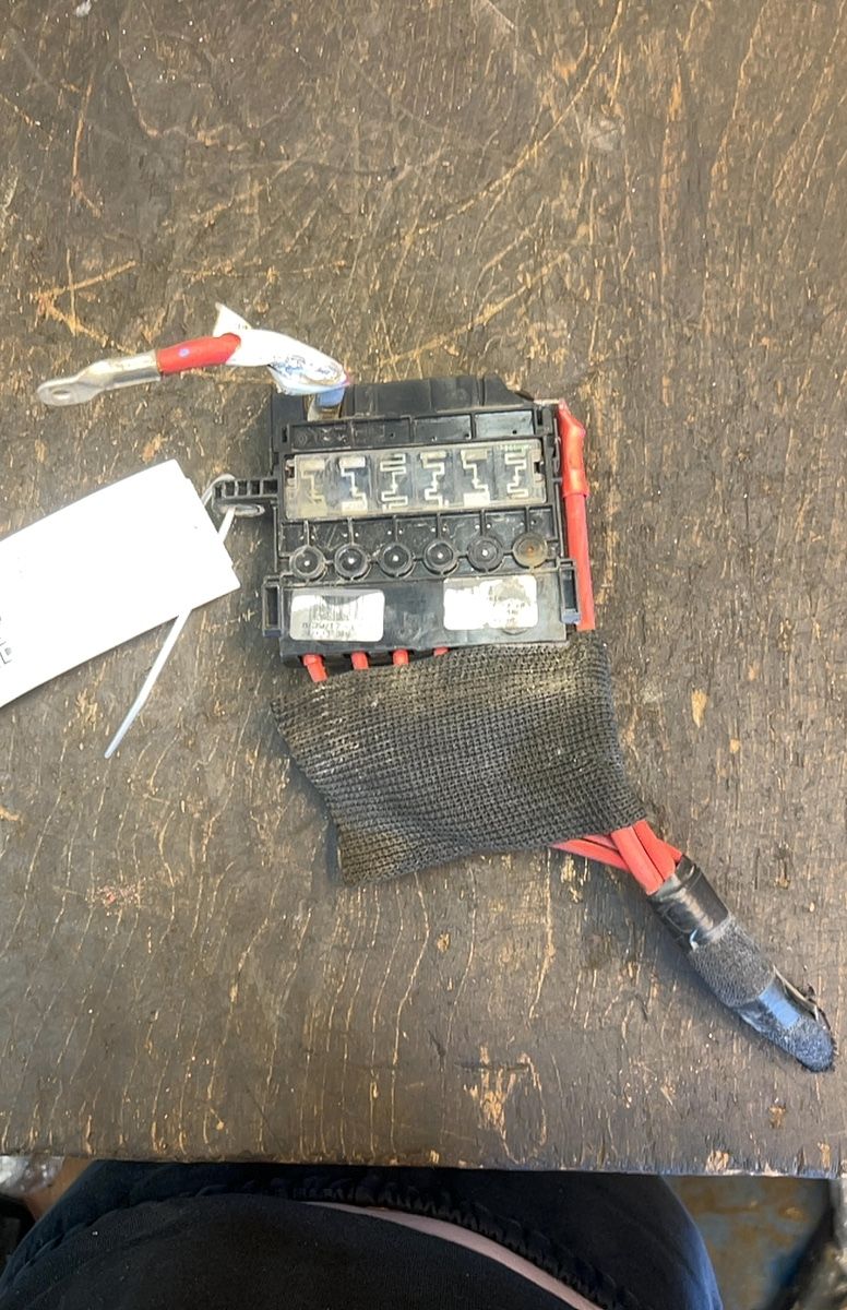Renault Espace Fuse box Fuse box — RENAULT ESPACE V (JR) (2015-2023) — ...