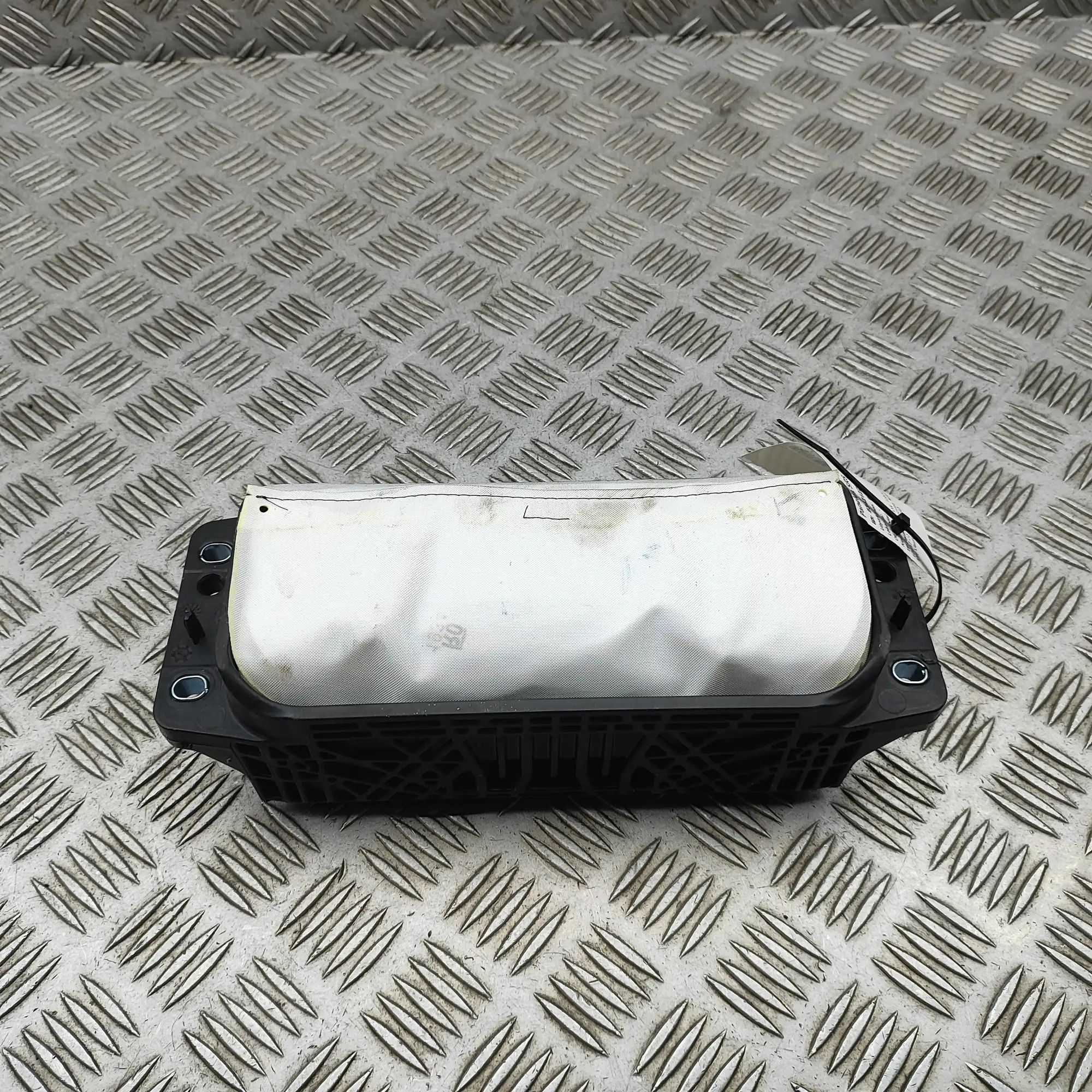 Volkswagen T-Roc Dashboard Safety Bag SRS Dashboard Safety Bag SRS — VW T-ROC (A11) (2017...