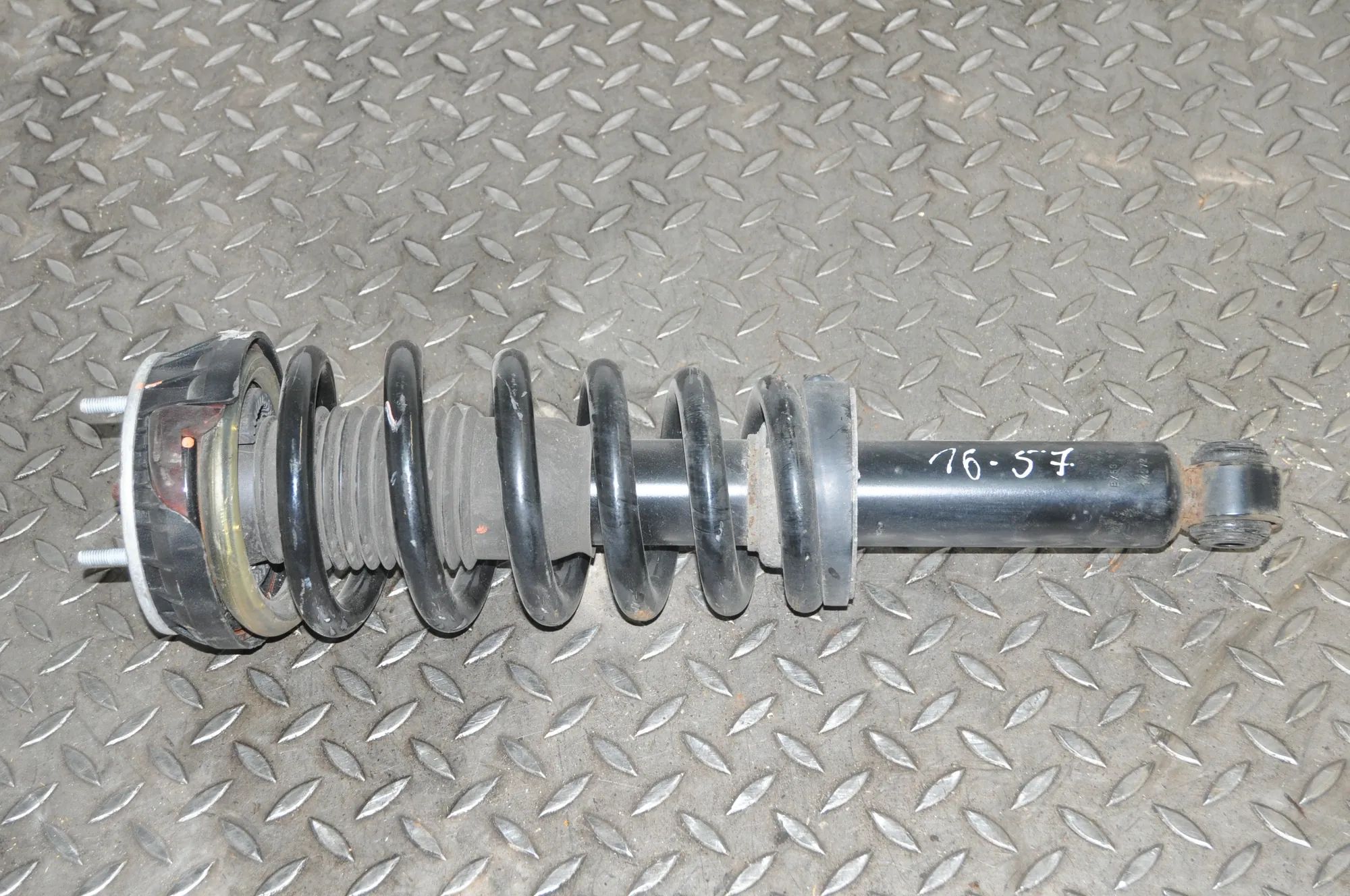 Jaguar F-Type Shock absorber — rear right Shock absorber — rear right — JAGUAR F-TYPE (Co...