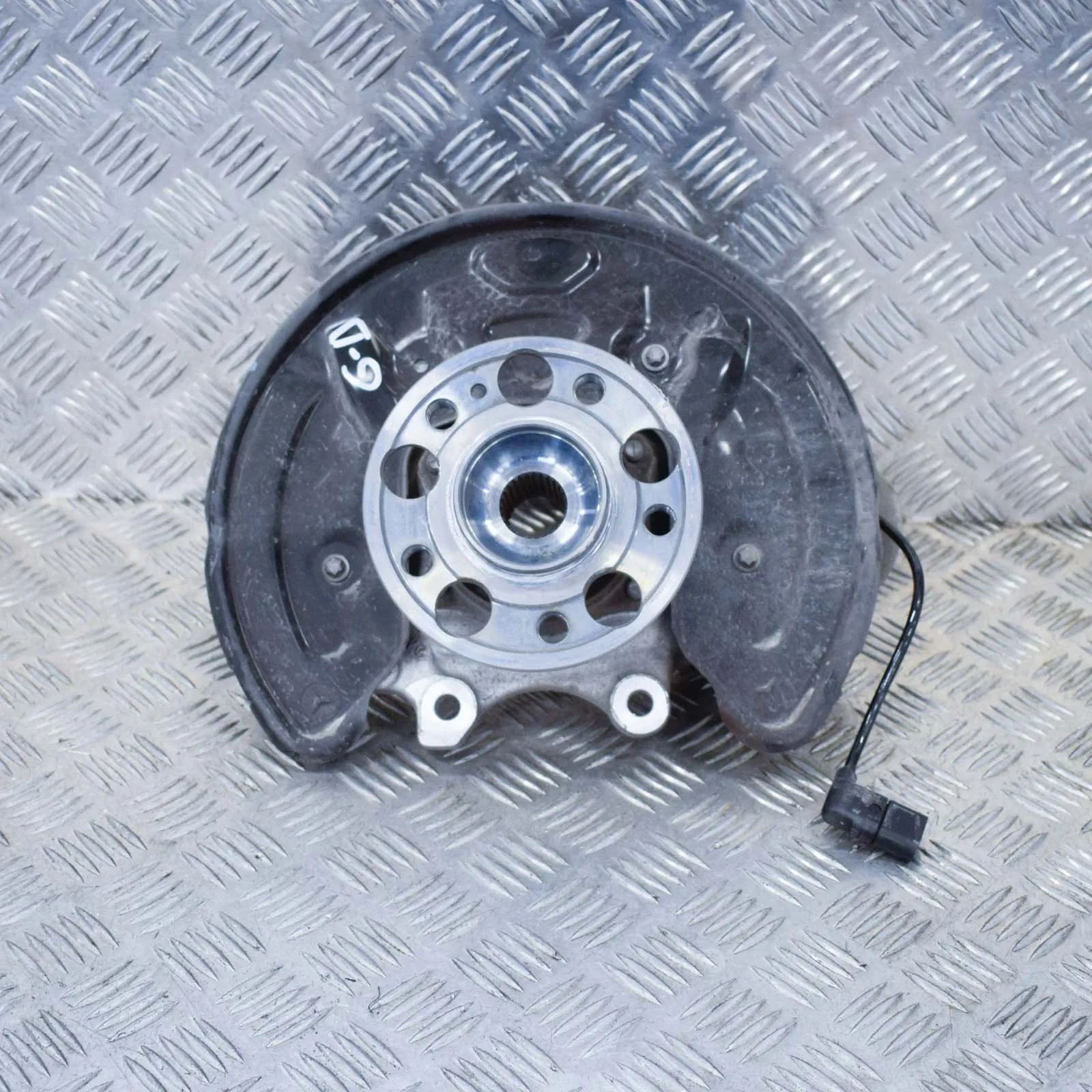 Mercedes-Benz GLC (X253) Rear Right Wheel Hub Rear Right Wheel Hub — MERCEDES BENZ GLC (X253)...