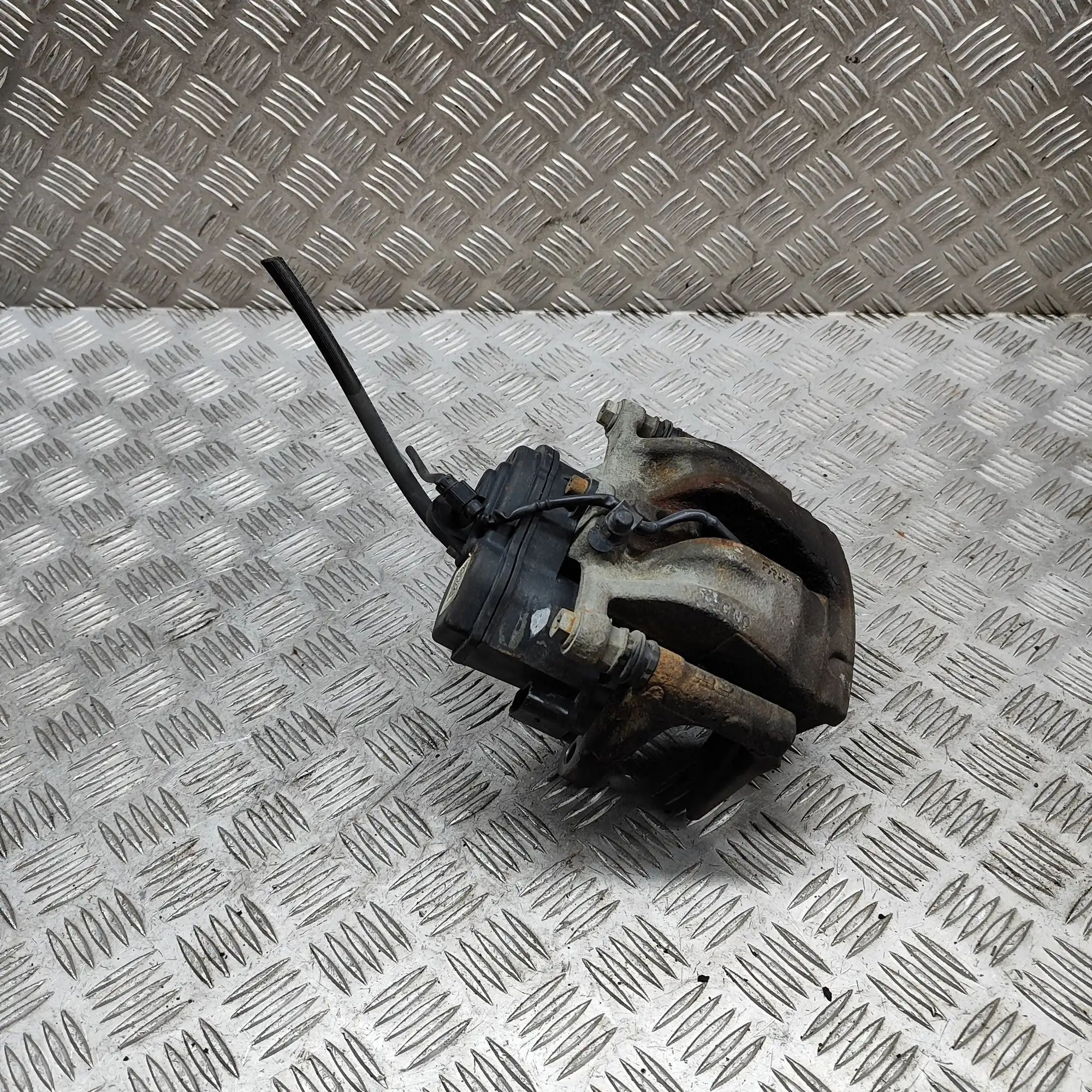 Audi Q7 (4M) Brake caliper — rear left Brake caliper — rear left — AUDI Q7 (4M) (2015-...