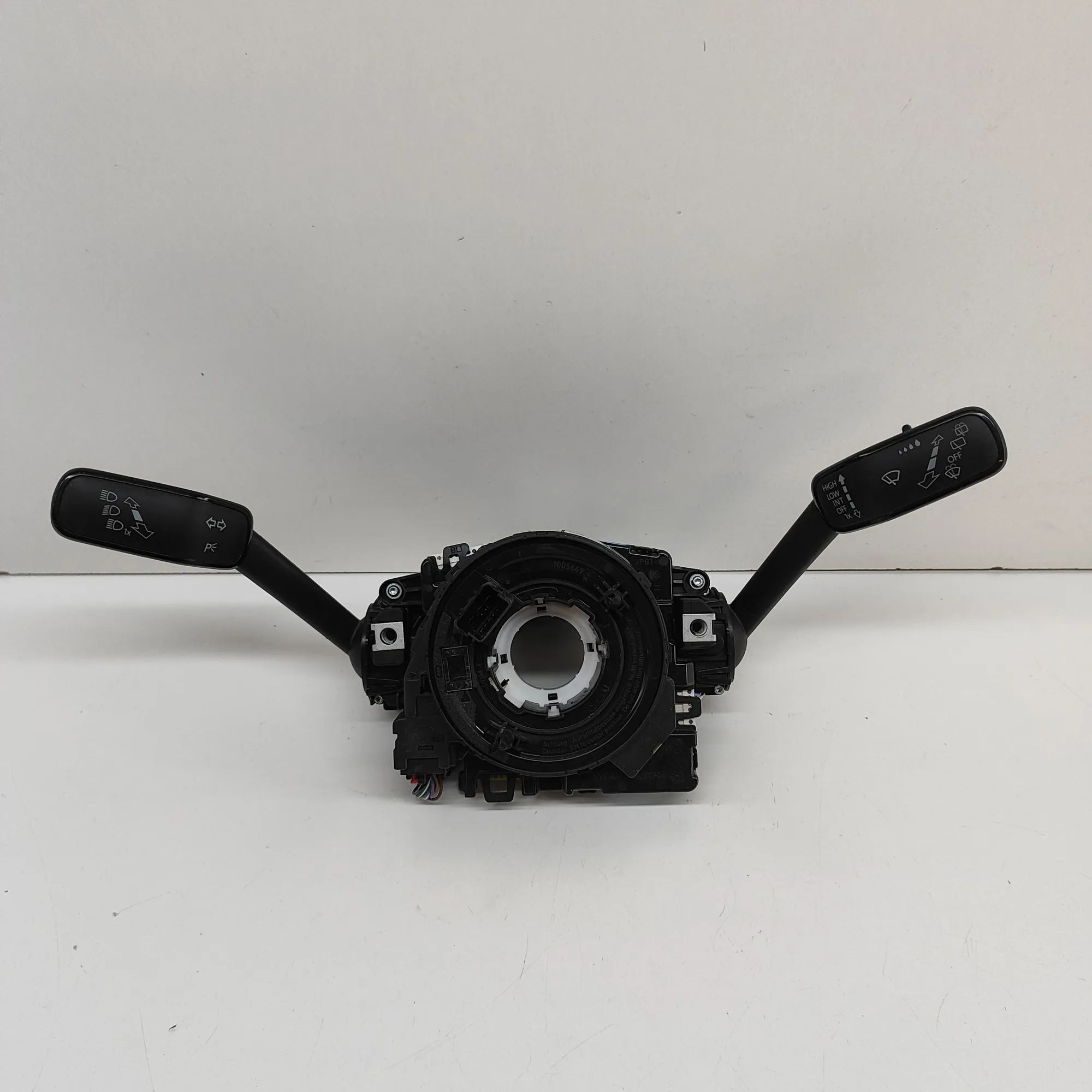 Volkswagen Caddy V Indicator Wiper Stalk Switch Indicator Wiper Stalk Switch — VW CADDY (V SBB,...