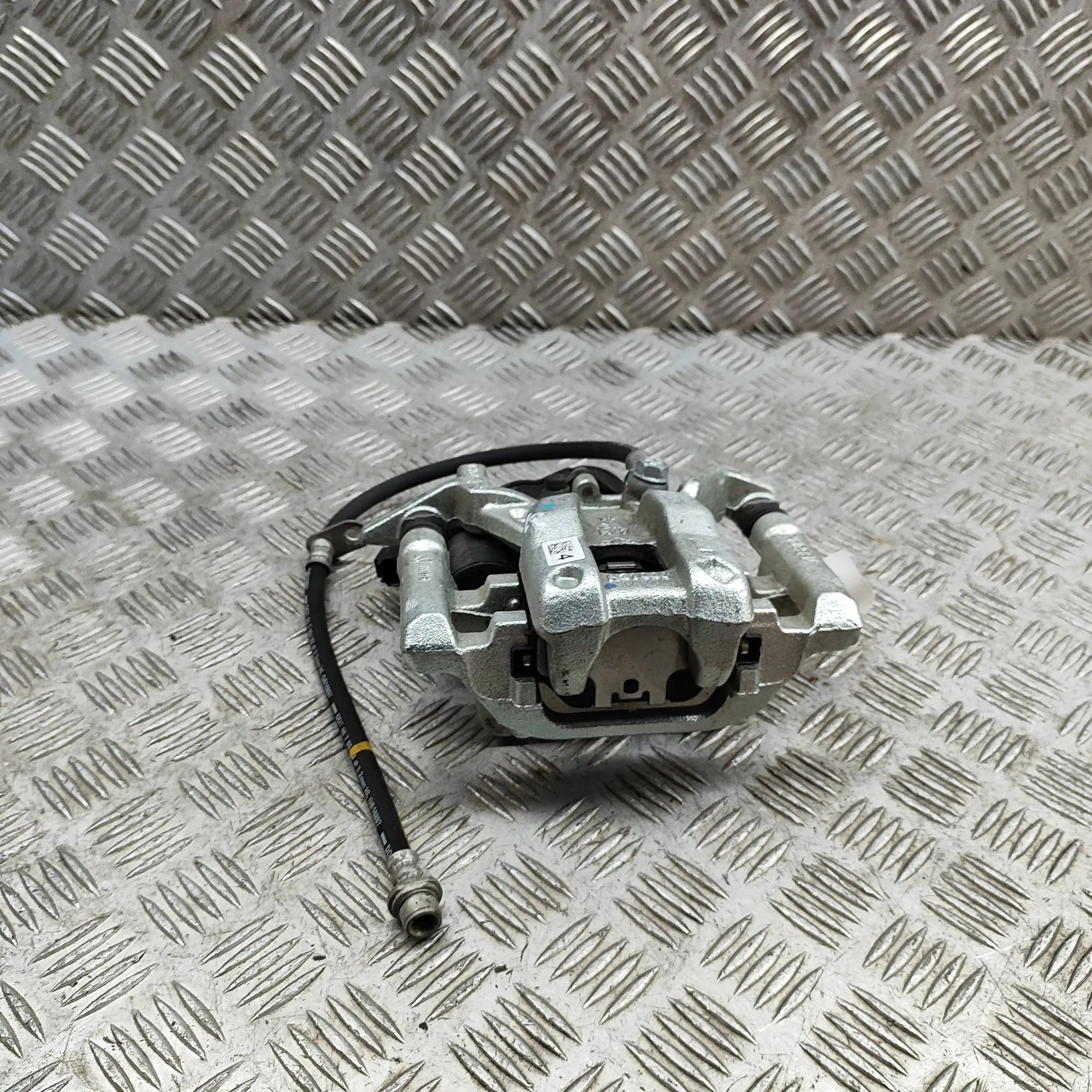 Toyota C-HR Brake caliper — rear left Brake caliper — rear left — TOYOTA C-HR (_X2_, ...