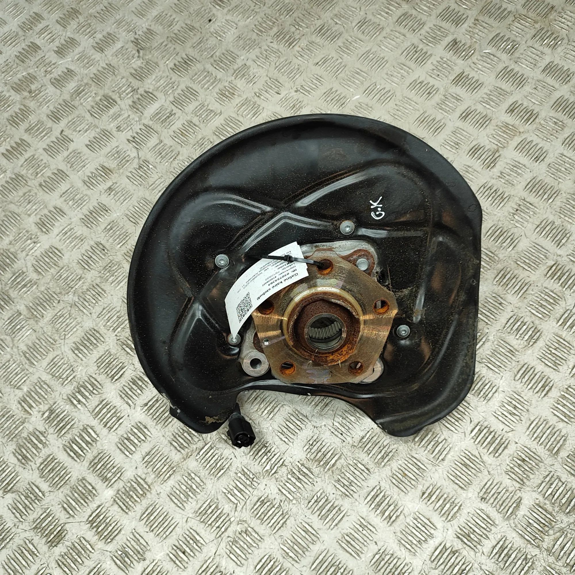 Volkswagen Touareg Rear Left Wheel Hub Spindle Rear Left Wheel Hub Spindle — VW TOUAREG (CR7) ...