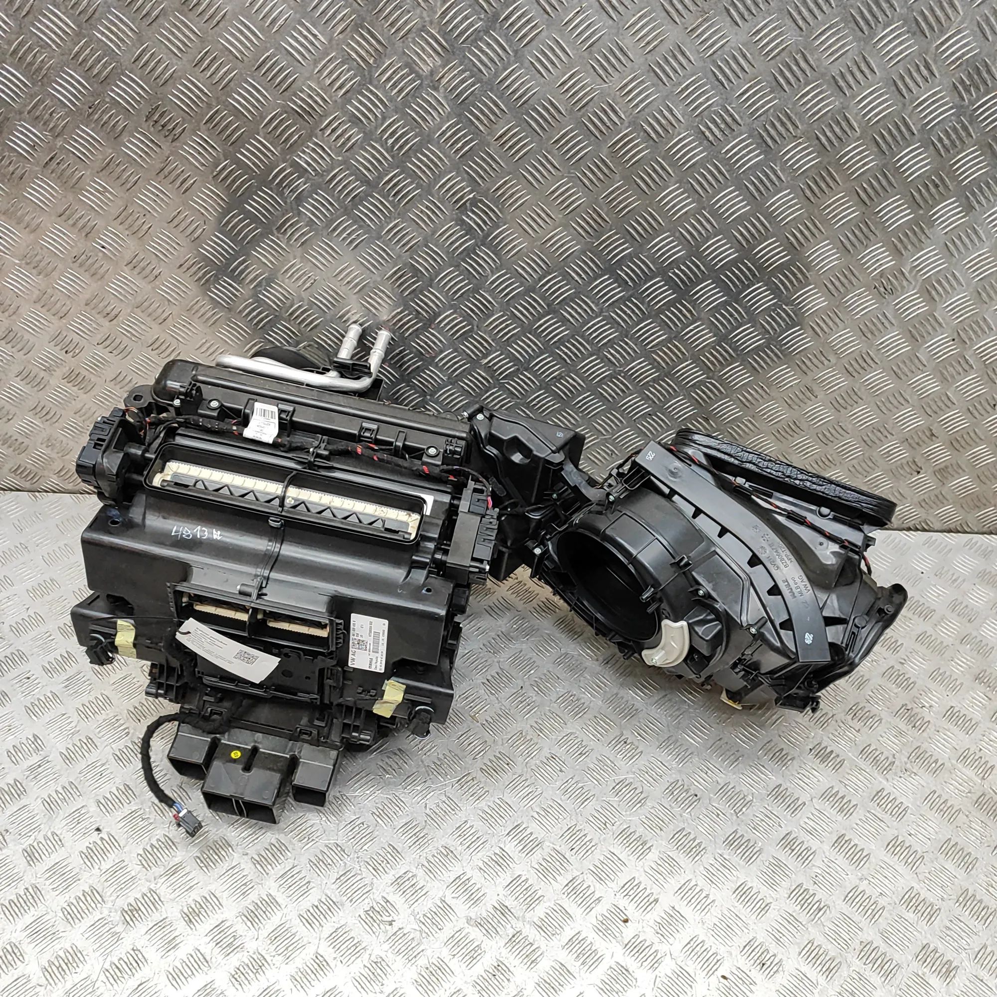 Audi e-tron Interior Heater Interior Heater — AUDI E-TRON (GEN, GEA) (2018-...
