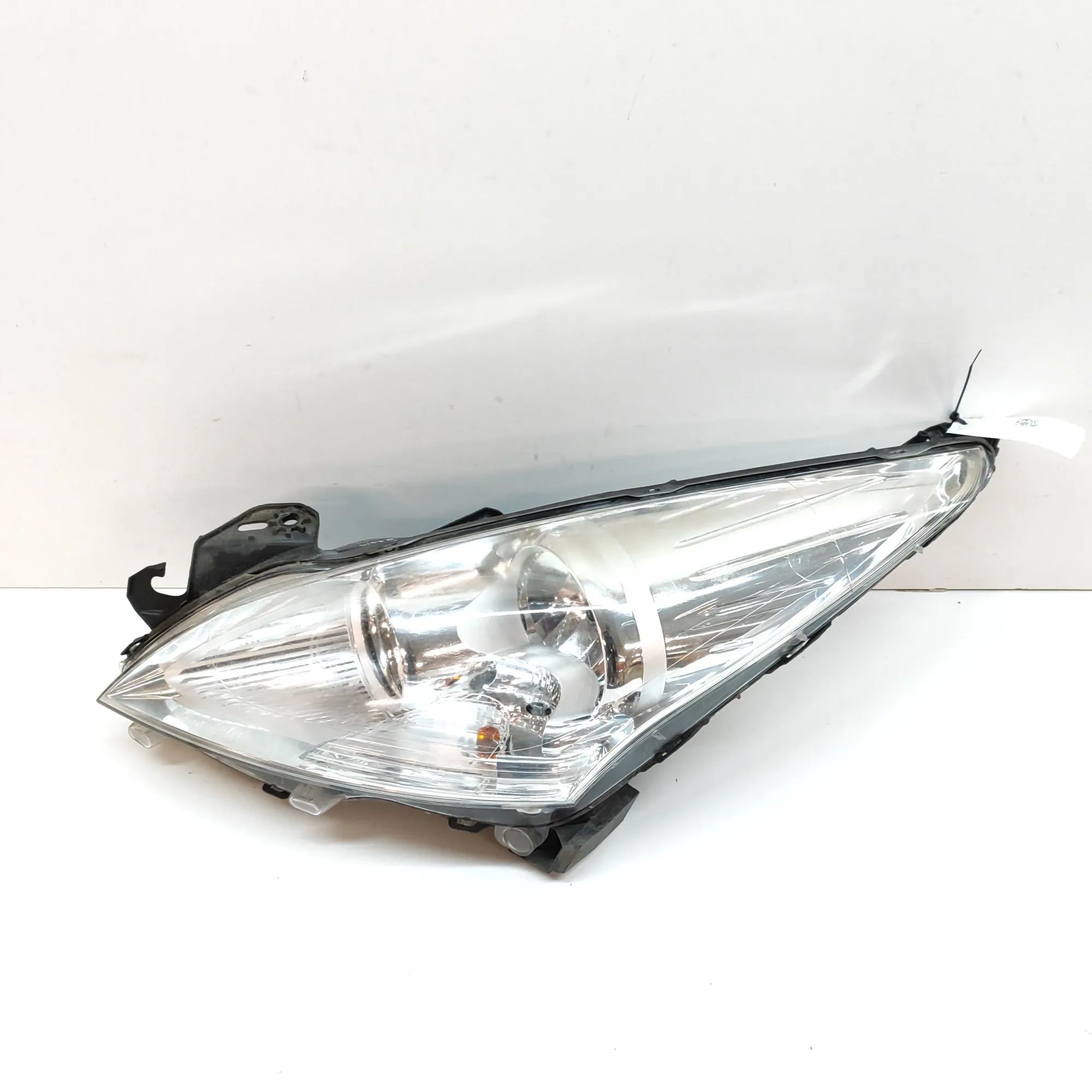 Peugeot 5008 Front Left Headlight Front Left Headlight — PEUGEOT 5008 (T87) (2009...