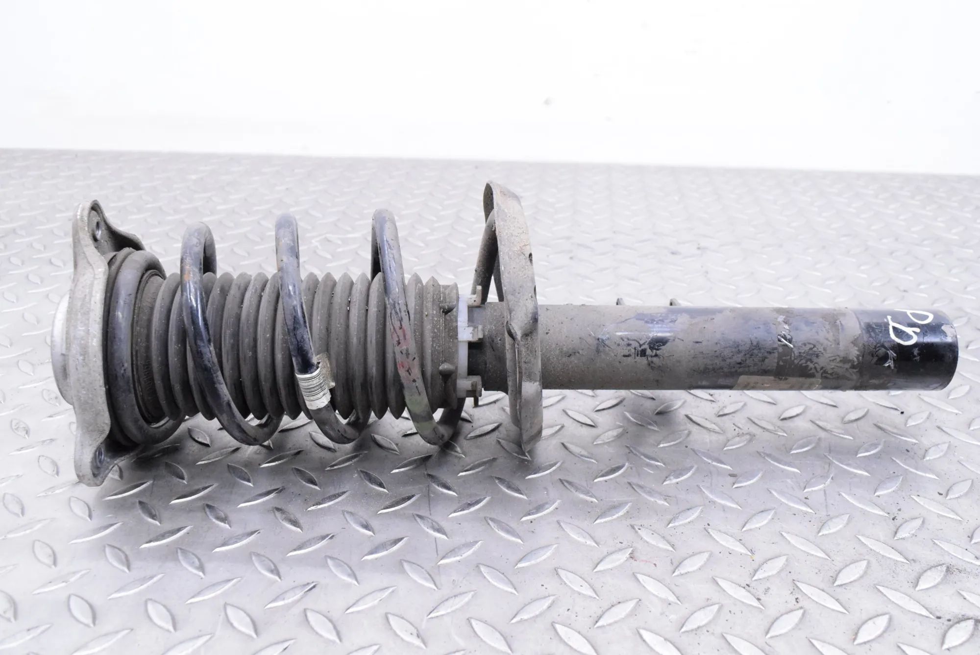 Mercedes-Benz CLA (C118) Shock absorber — front right Shock absorber — front right — MERCEDES BENZ CL...
