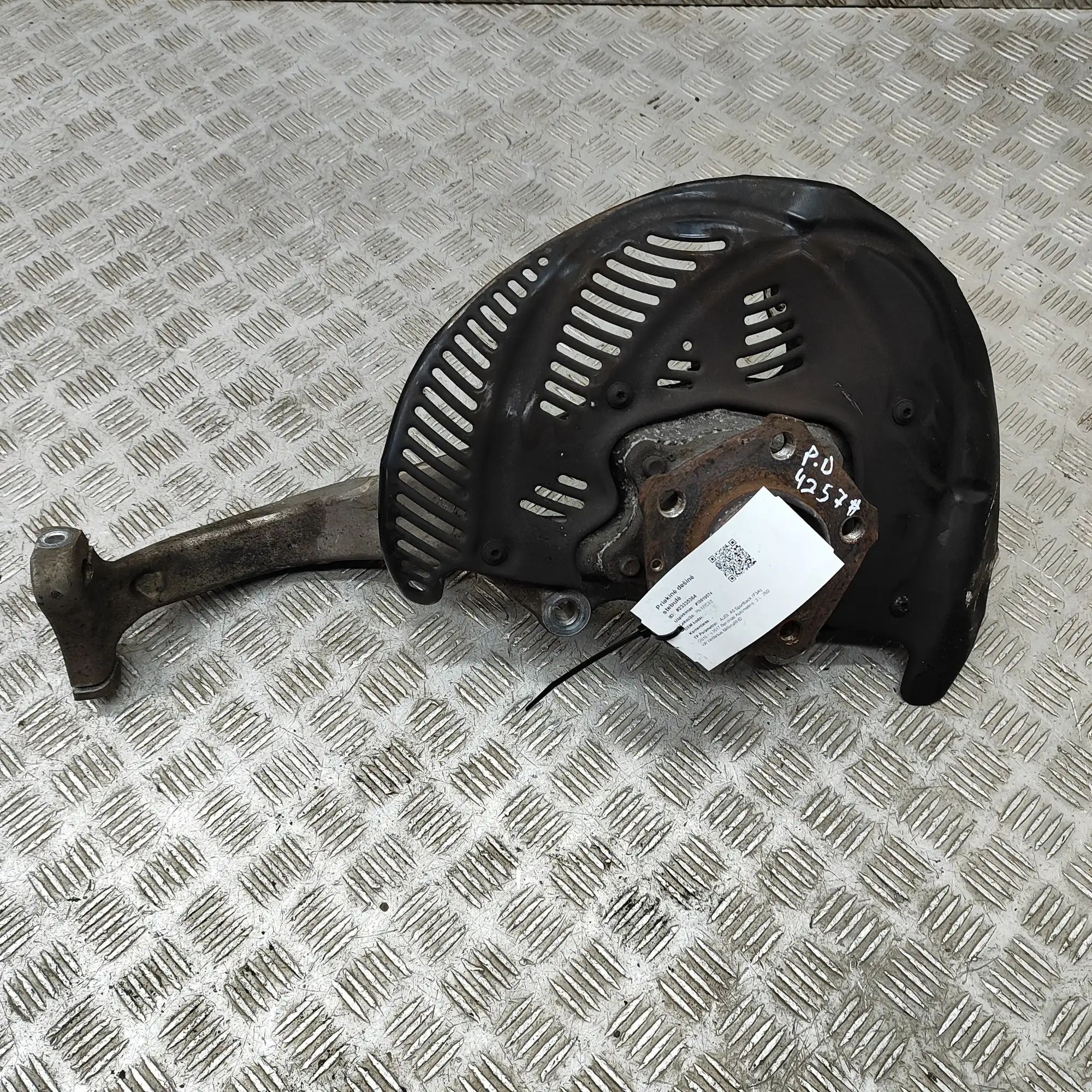 Audi A5 (B9) Front Right Wheel Hub Front Right Wheel Hub — AUDI A5 (B9, F5) (2016-...