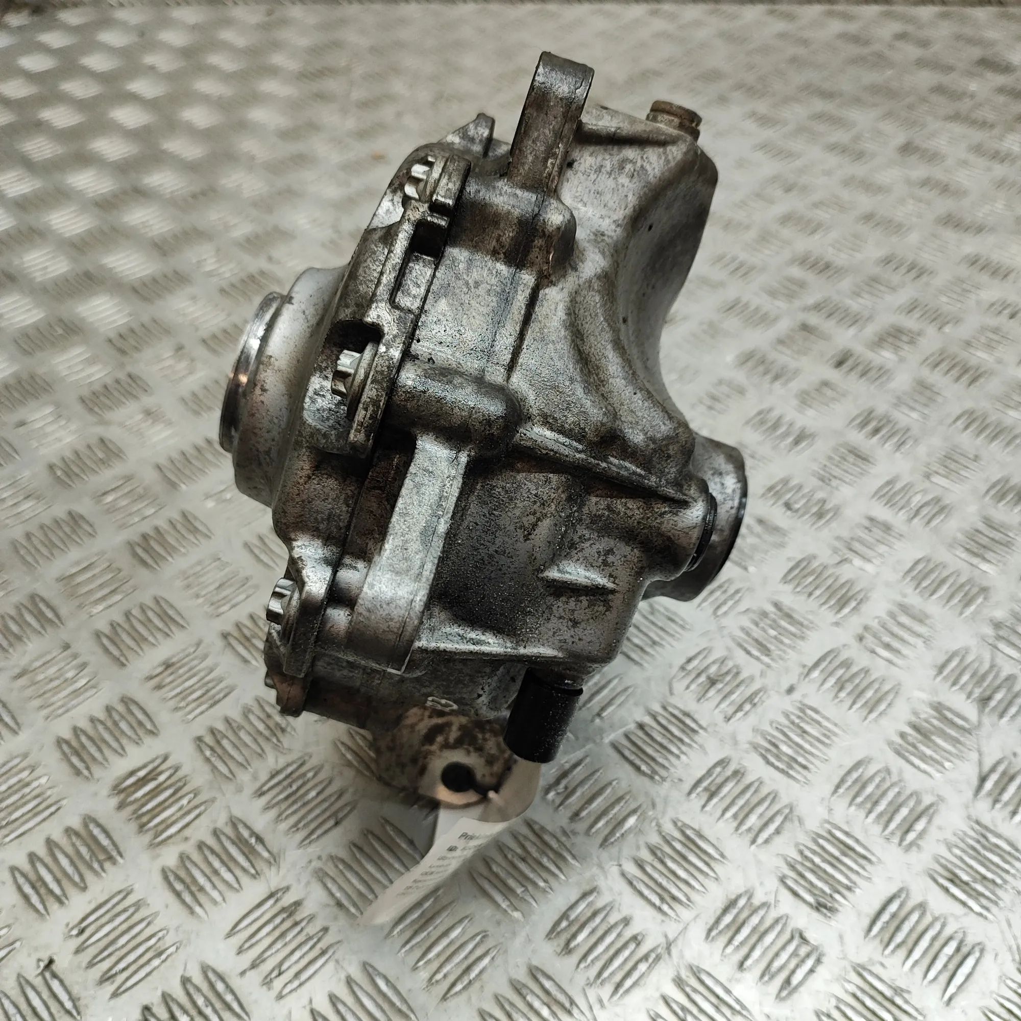 Mercedes-Benz A (W176) передний редуктор Front differential — MERCEDES BENZ E-CLASS (W21...