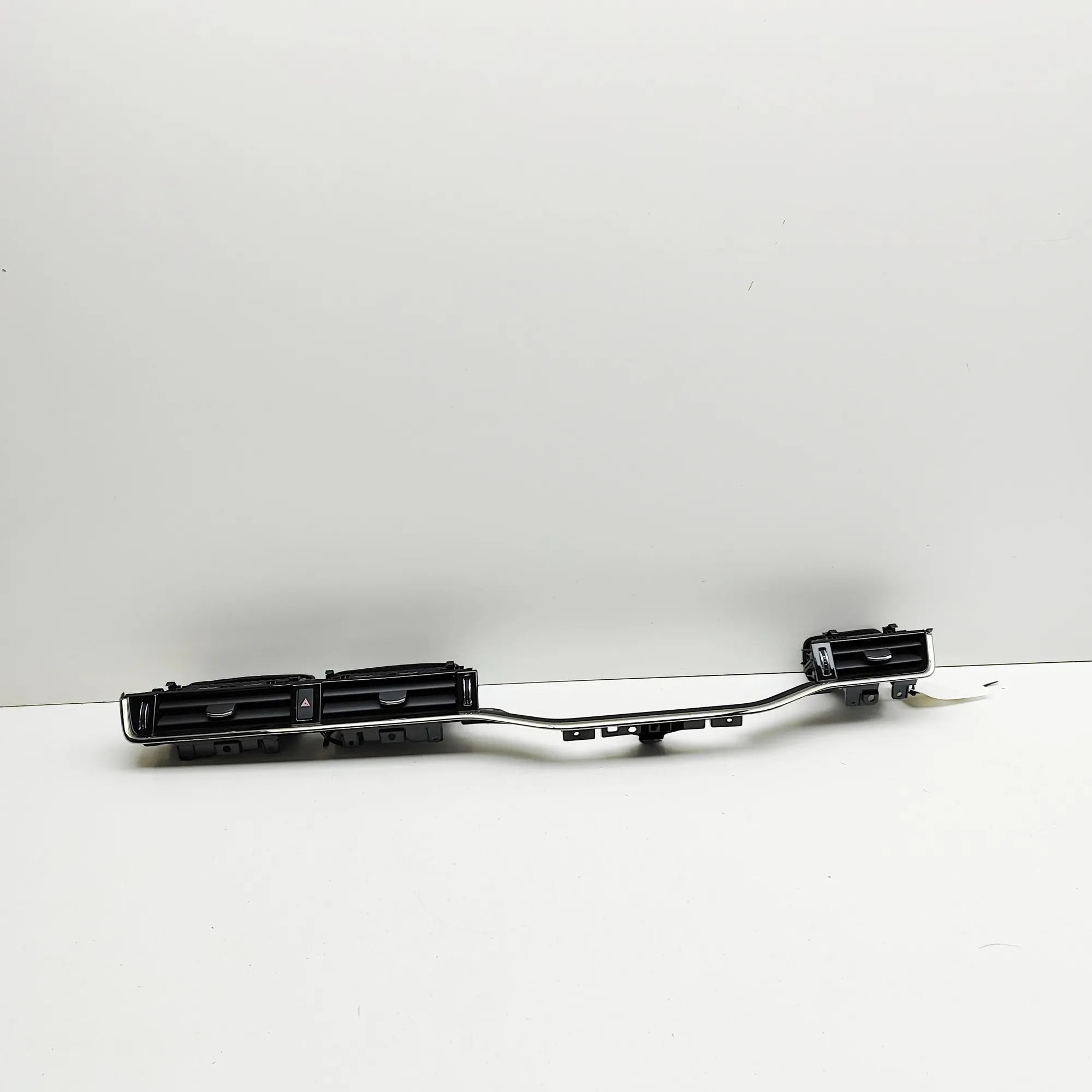 Land Rover Range Rover Evoque Dashboard Air Vents Dashboard Air Vents — LAND ROVER RANGE ROVER EV...