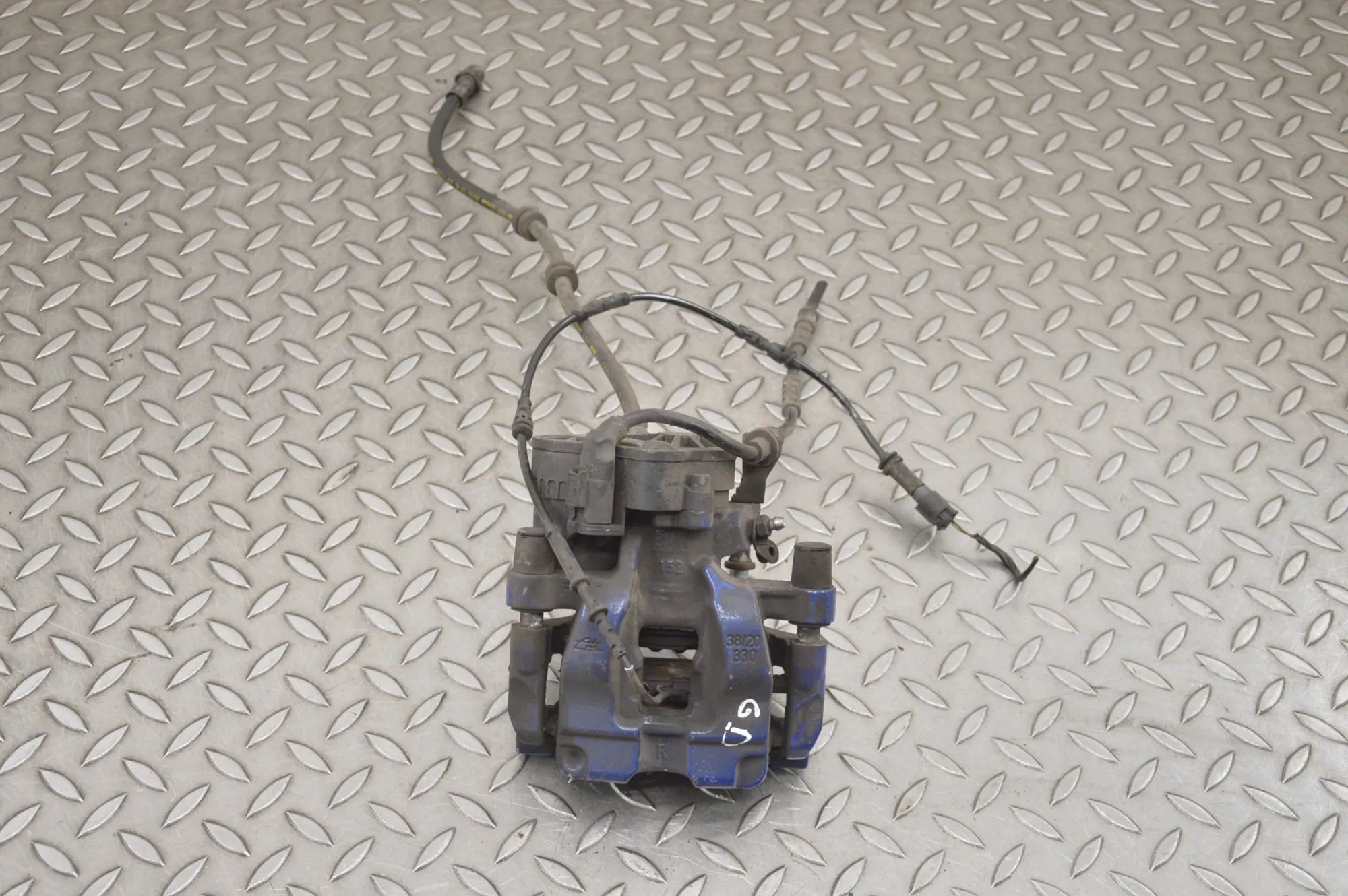 BMW 1 (F40) Brake caliper — rear right