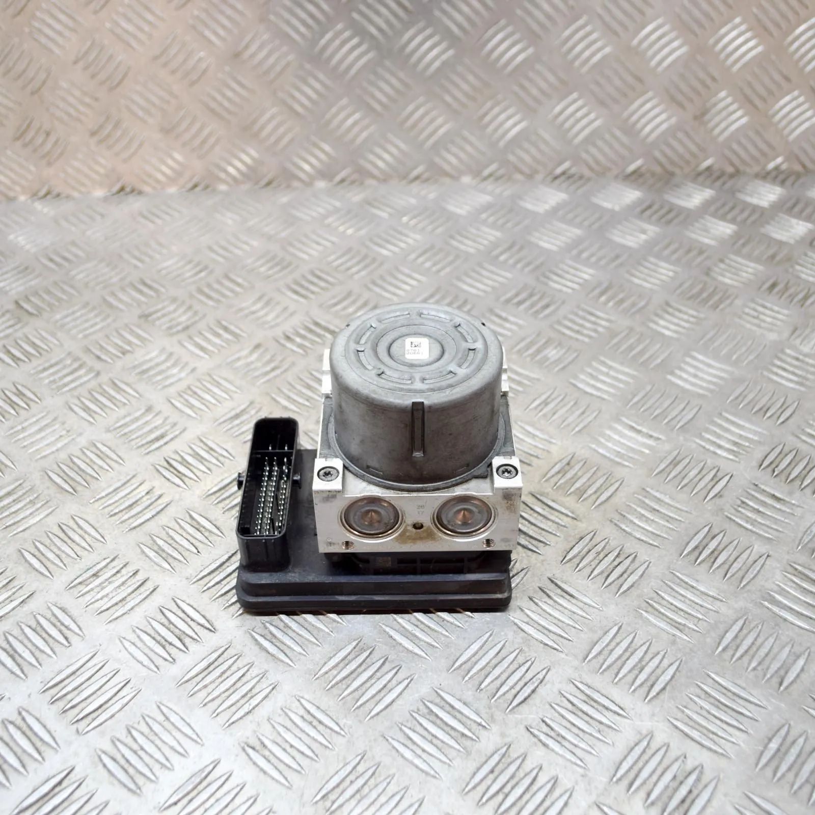 BMW i3 (I01) ABS hydraulic pump ABS Pump — BMW i3 (I01) (2013-2022) — 6892888,1...