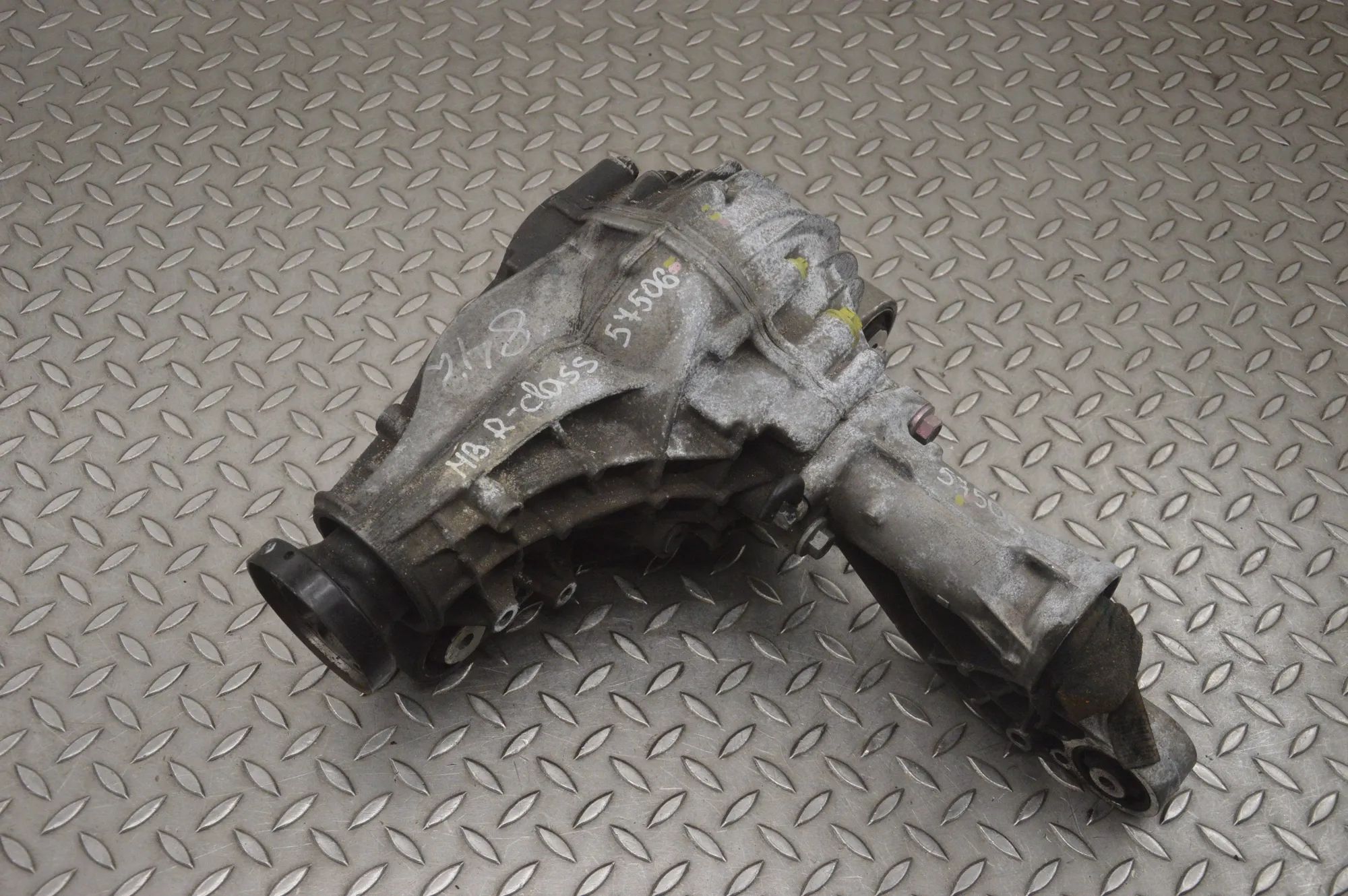 Mercedes-Benz A (W169) front differential Front differential — MERCEDES BENZ R-CLASS (W25...