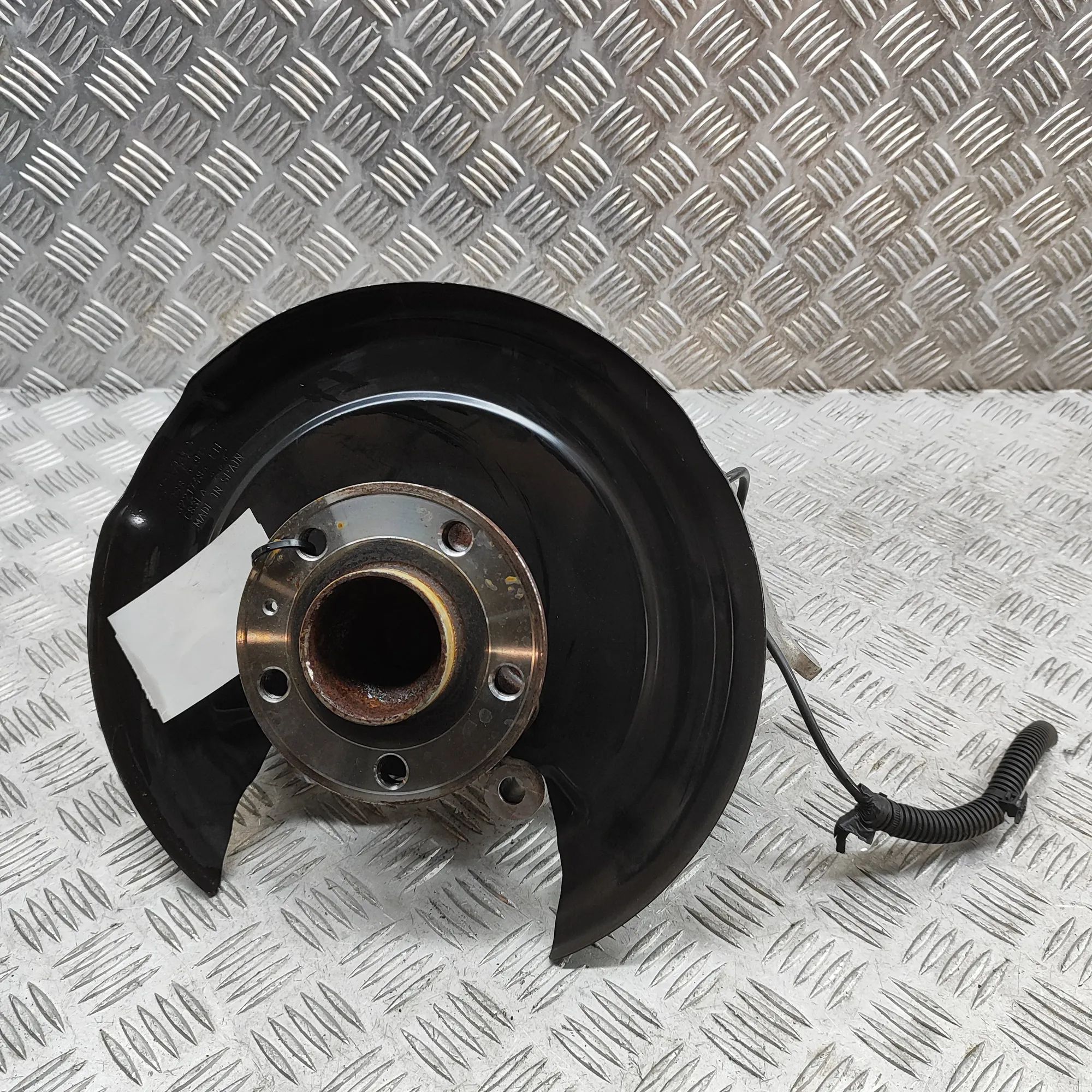 Volvo XC40 / EX40 Rear Left Wheel Hub Spindle Rear Left Wheel Hub Spindle — VOLVO XC40 (2018-...