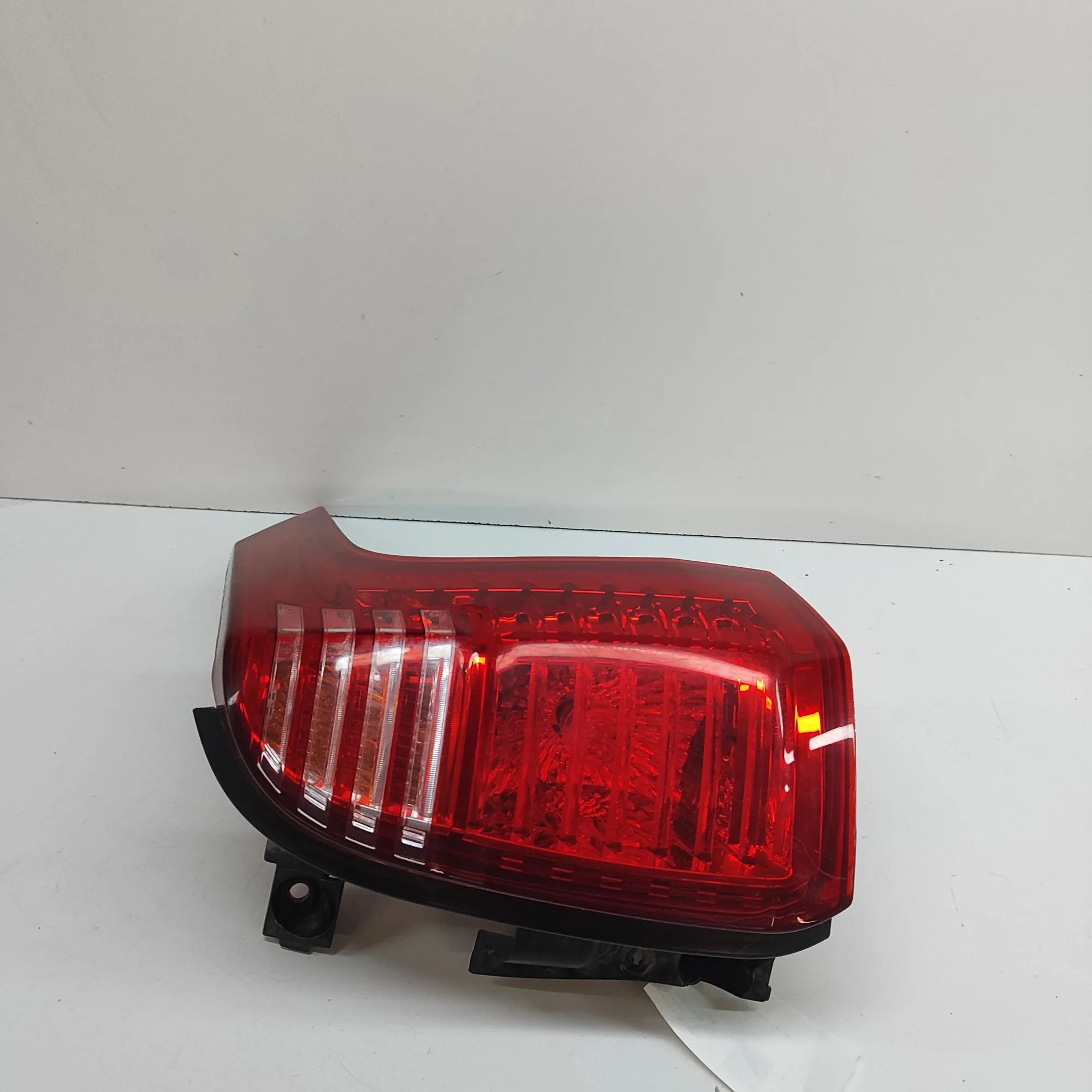 Peugeot 5008 Rear Right Tail Light Rear Right Tail Light — PEUGEOT 5008 (T87) (200...