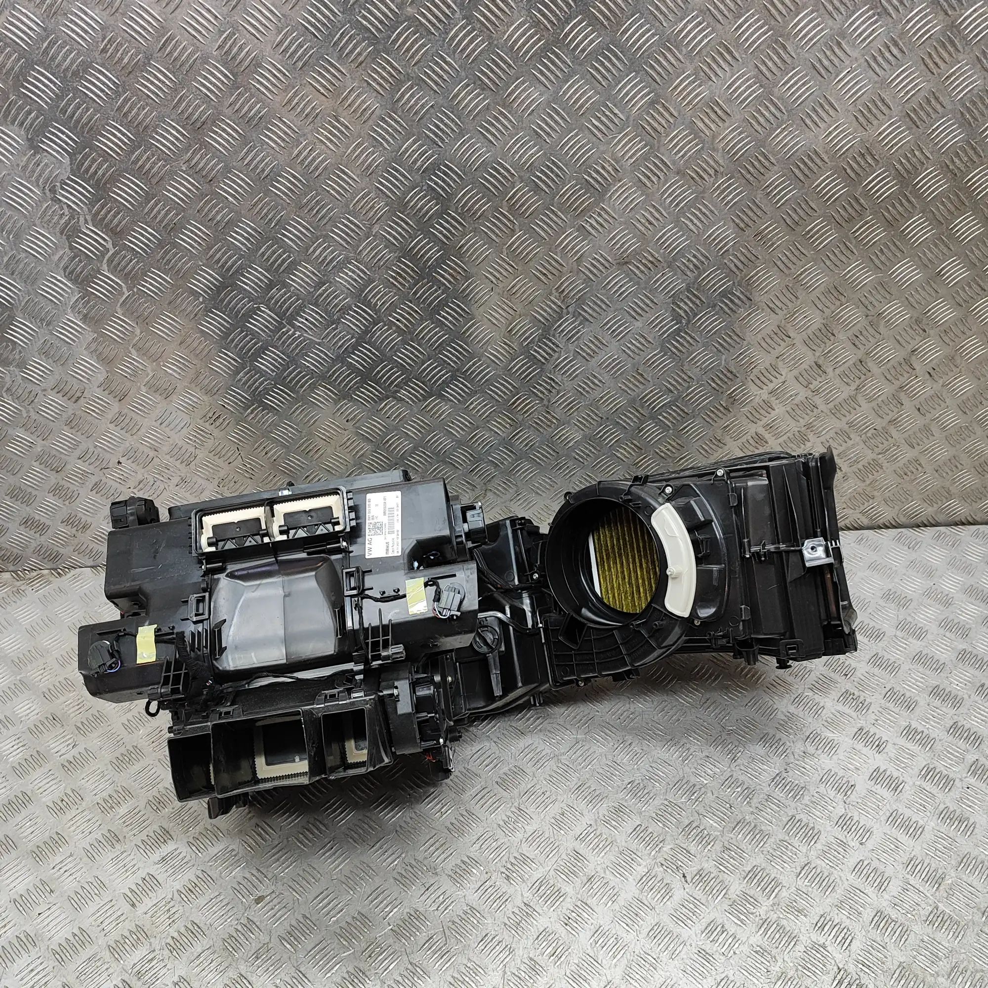 Audi e-tron Interior Heater Interior Heater — AUDI E-TRON (GEN, GEA) (2018-...