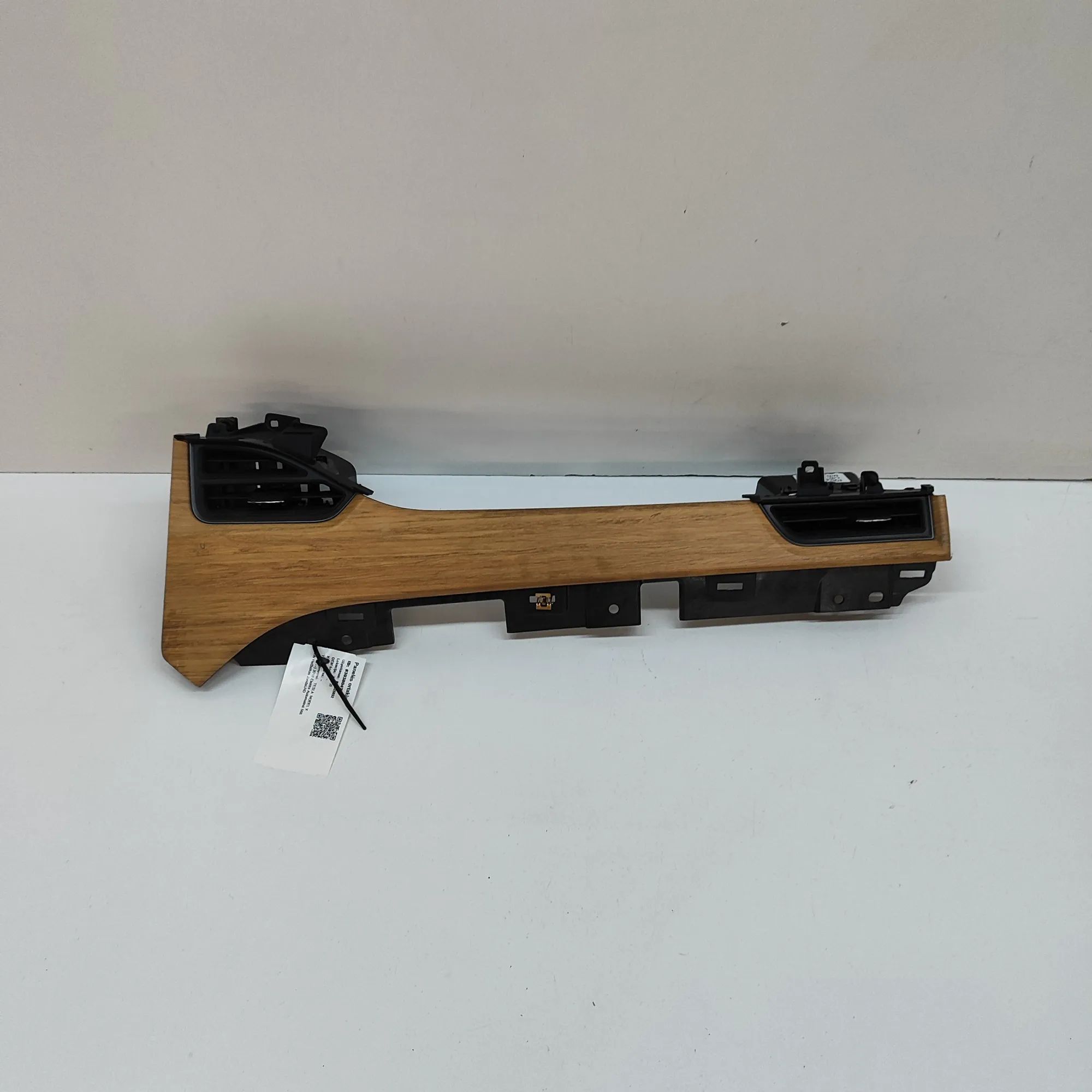 Tesla Model X Dashboard Air Vents Dashboard Air Vents — TESLA MODEL X (5YJX) (201...