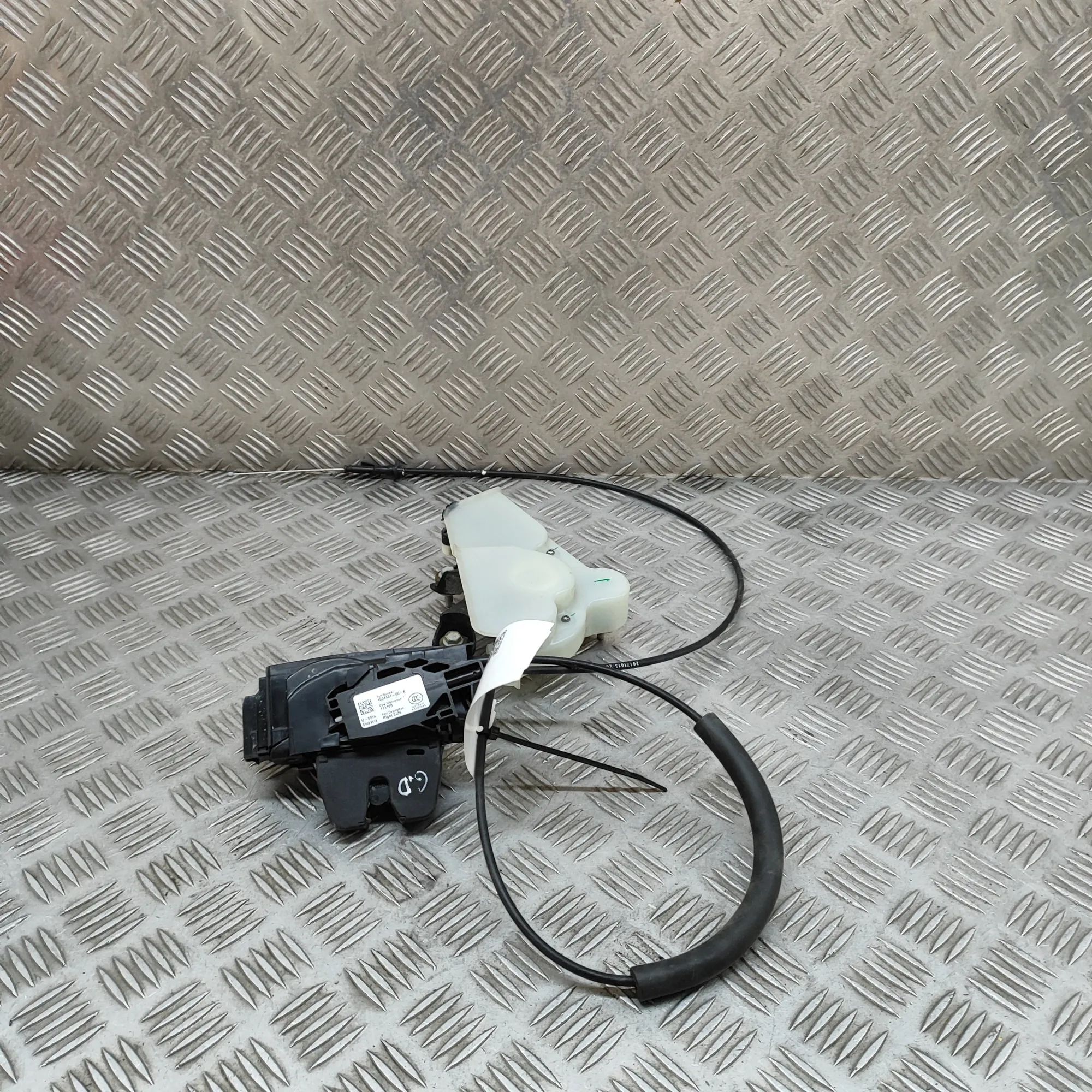 Tesla Model X Door lock — rear right Door lock — rear right — TESLA MODEL X (5YJX) (...