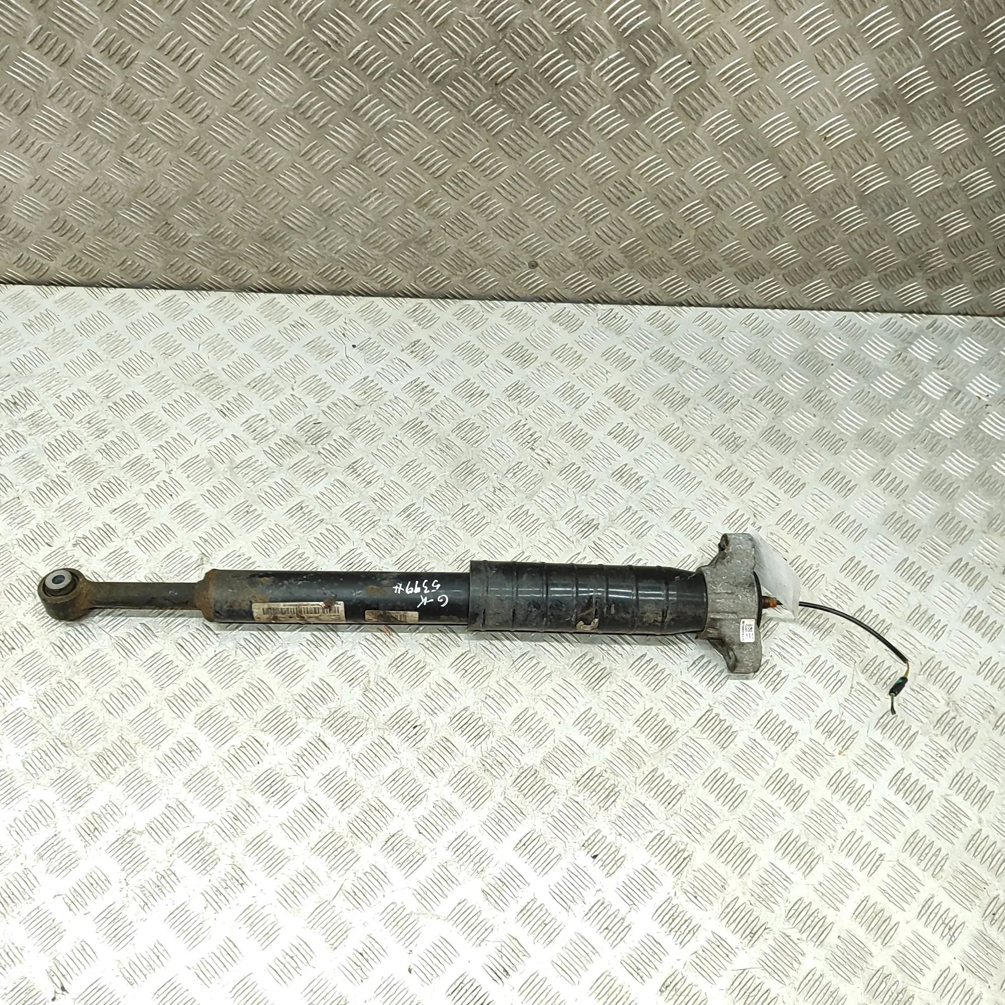Maserati Levante Rear Left Shock Absorber Rear Left Shock Absorber — MASERATI LEVANTE (SU...