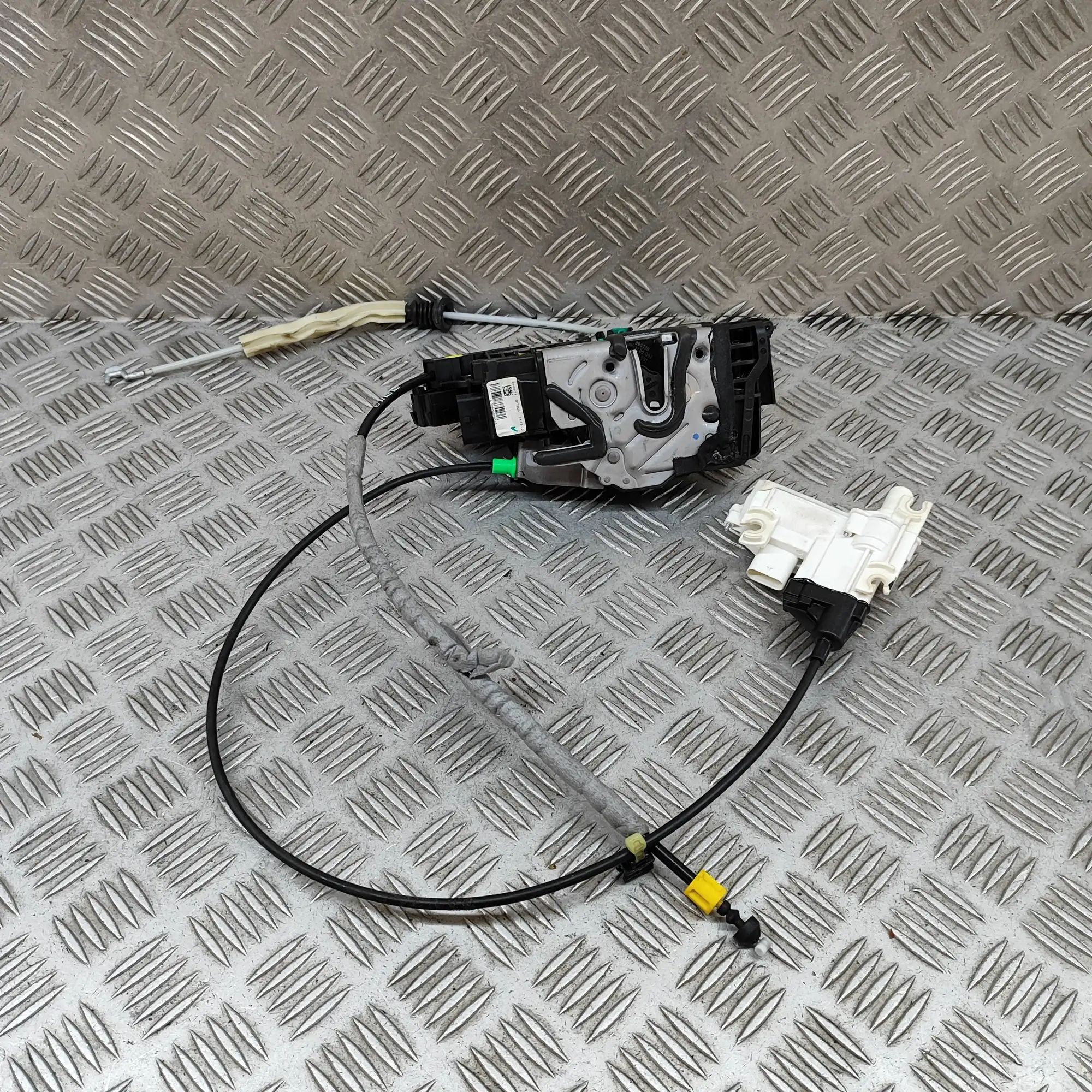 Mercedes-Benz A (W176) Door lock — rear right Door lock — rear right — MERCEDES BENZ S-CLASS ...