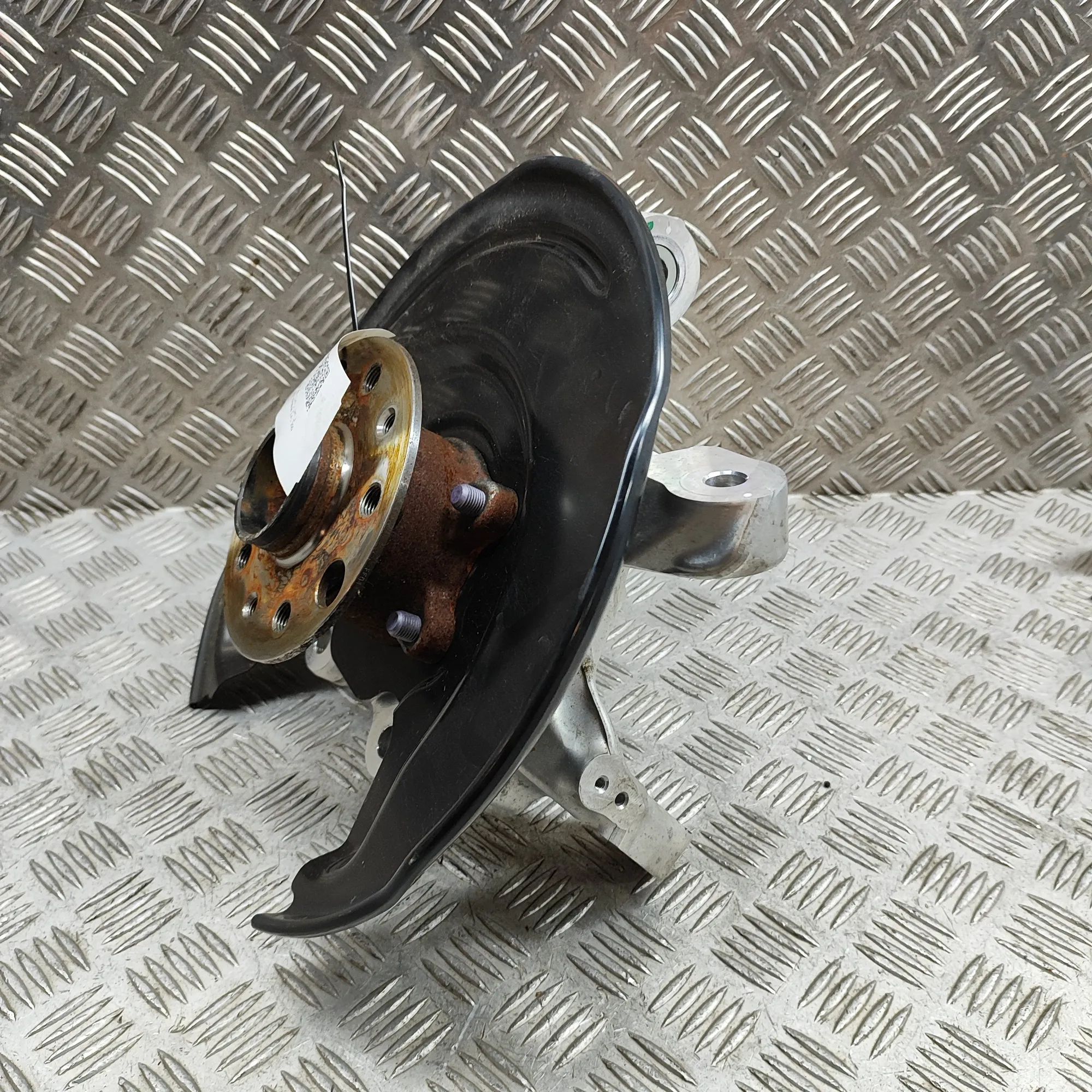 Lexus RX Rear Right Wheel Hub Rear Right Wheel Hub — LEXUS RX (_LA1_, _LH1_) ...