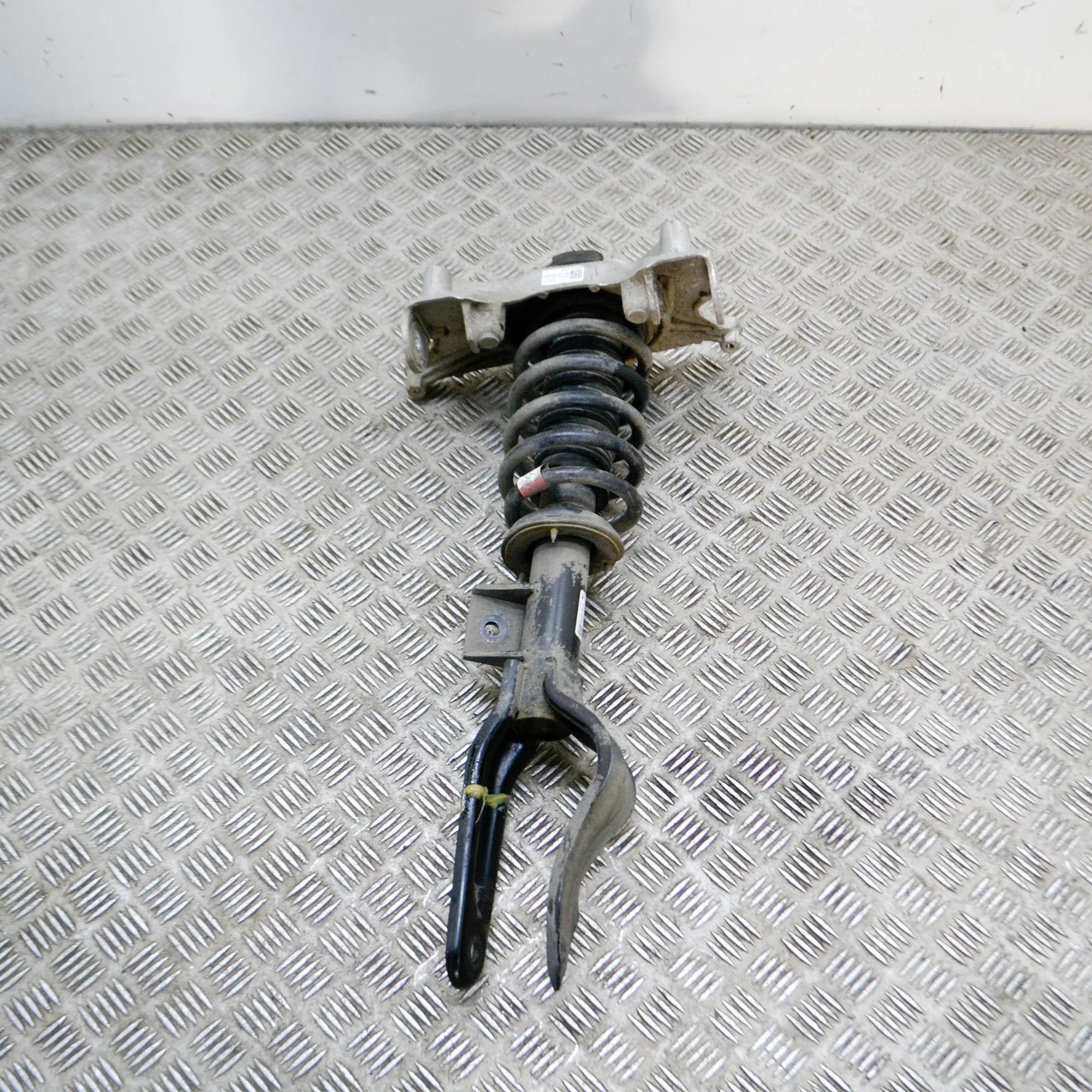 Tesla Model 3 Shock absorber — front right Shock absorber — front right — TESLA MODEL 3 (2...