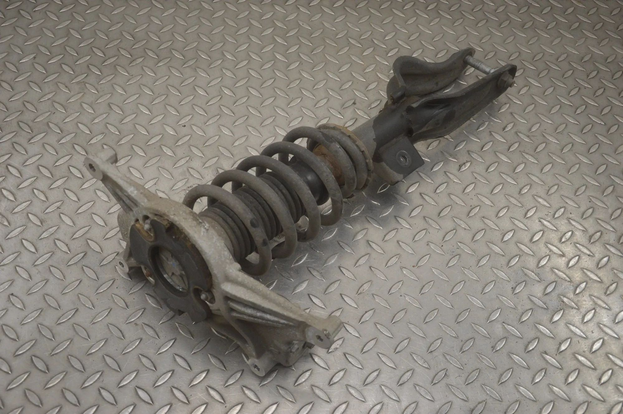 Tesla Model 3 Shock absorber — front left Shock absorber — front left — TESLA MODEL 3 (20...