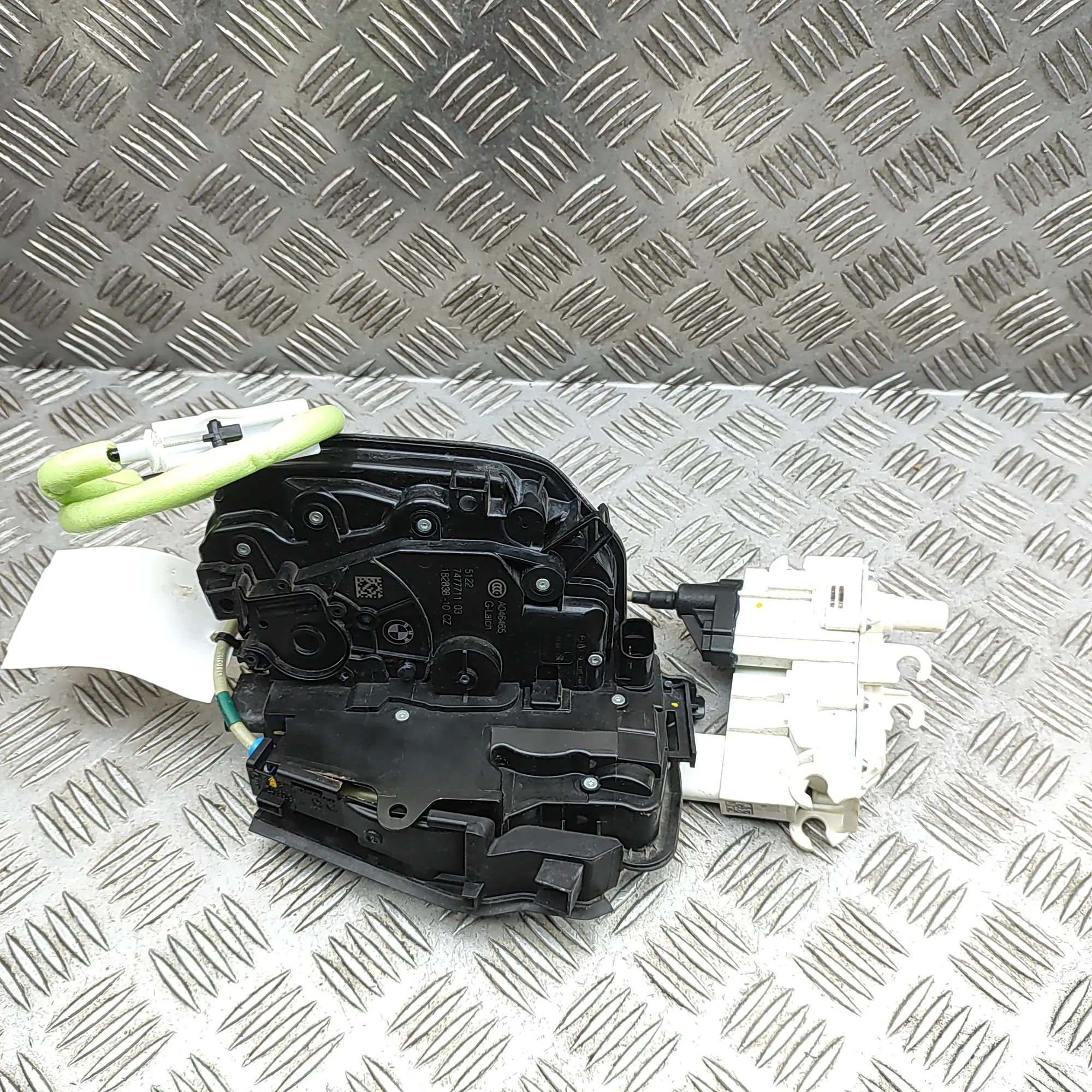 BMW 7 (G11 / G12) Door lock — rear left Door lock — rear left — BMW 7 SERIES (G11, G12)...