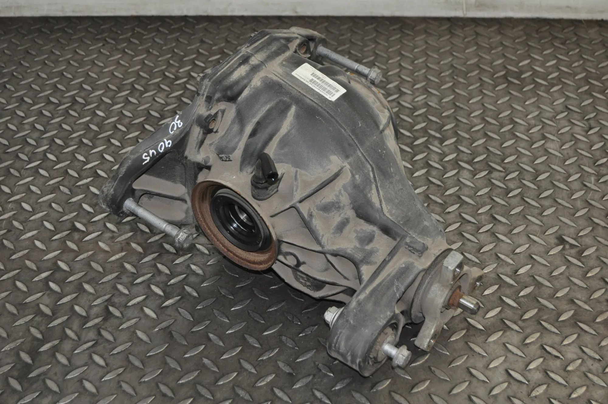 Mercedes-Benz A (W176) задний редуктор Rear differential — MERCEDES BENZ ML-CLASS (W16...