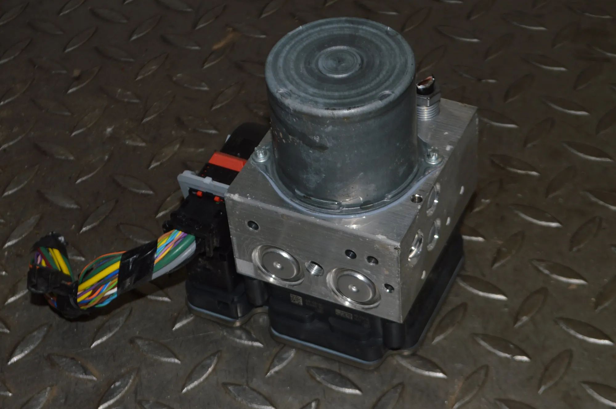 Land Rover Range Rover Velar ABS hydraulic pump ABS Pump — LAND ROVER RANGE ROVER VELAR (L560) ...