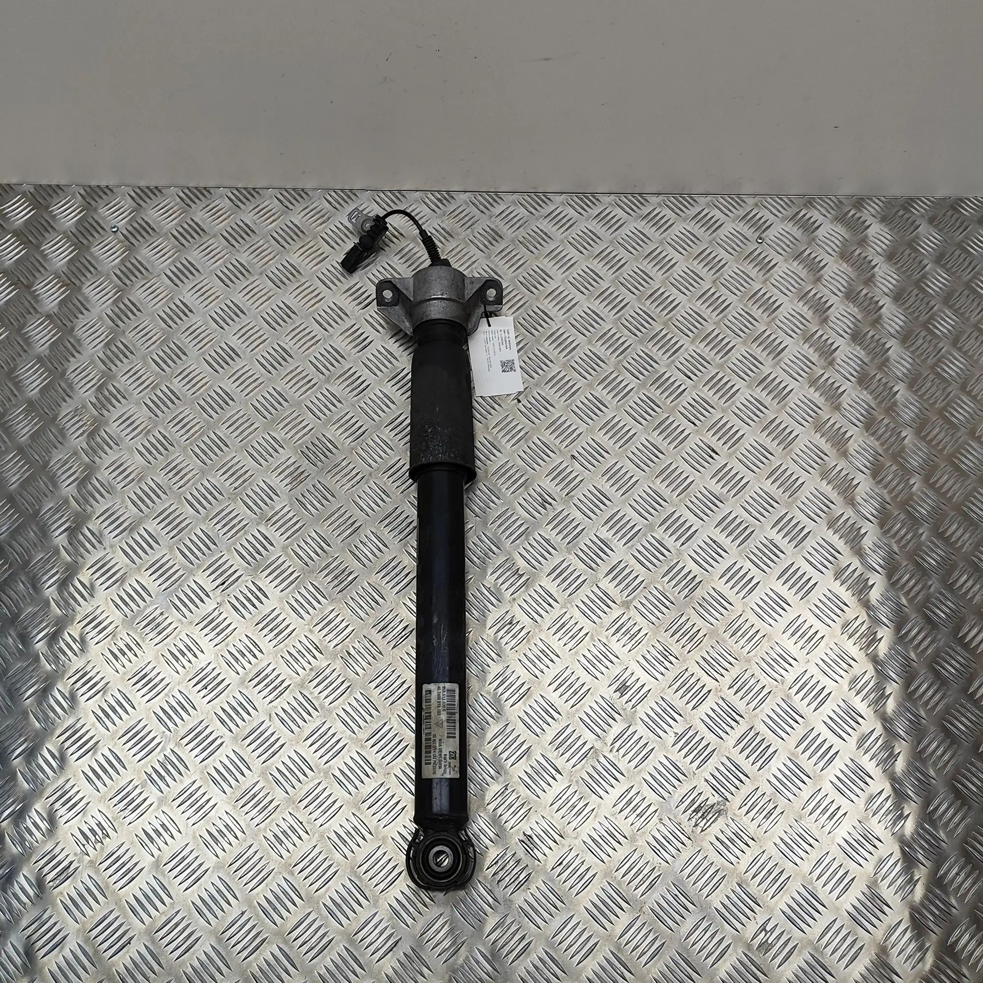 Porsche Macan Shock absorber — rear right Shock absorber — rear right — PORSCHE MACAN (95...