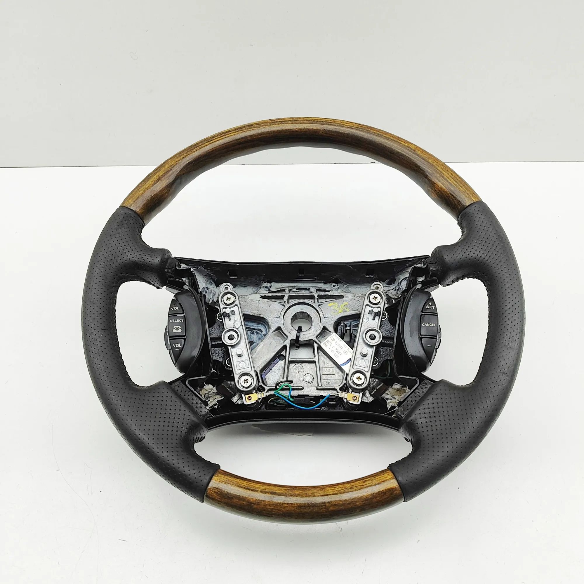 Jaguar XJ (X308) steering wheel Steering Wheel — JAGUAR XJ (X308) (1996-2003) —...