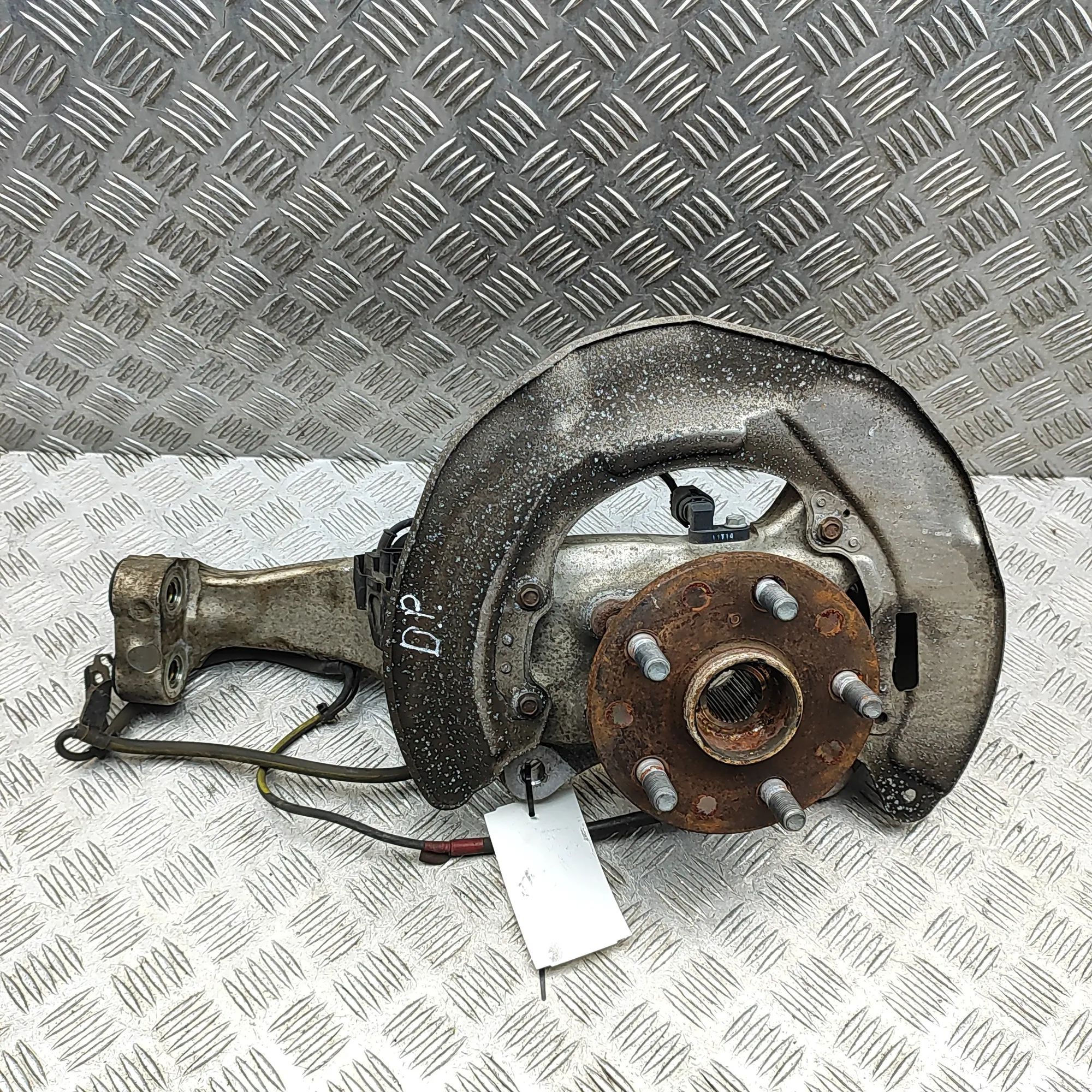 Lexus LS Front Right Wheel Hub Front Right Wheel Hub — LEXUS LS (XF40) (2006-2...