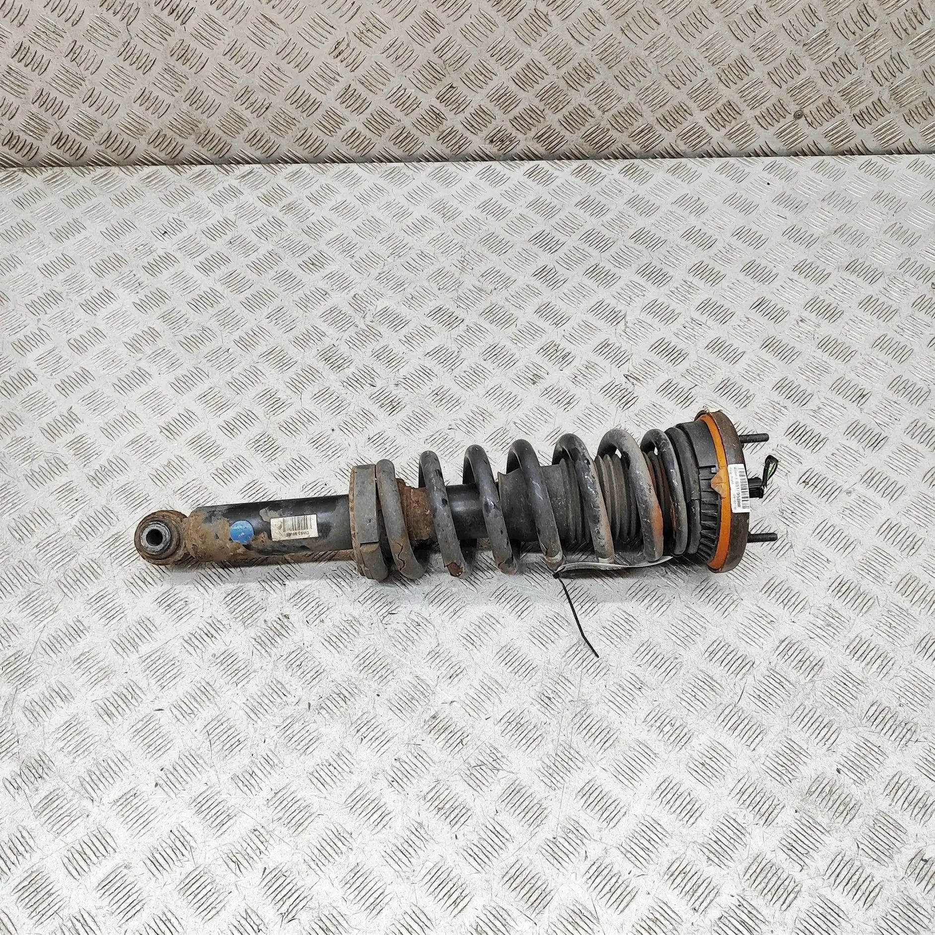 Jaguar XK Shock absorber — rear right Shock absorber — rear right — JAGUAR XK (X150) ...